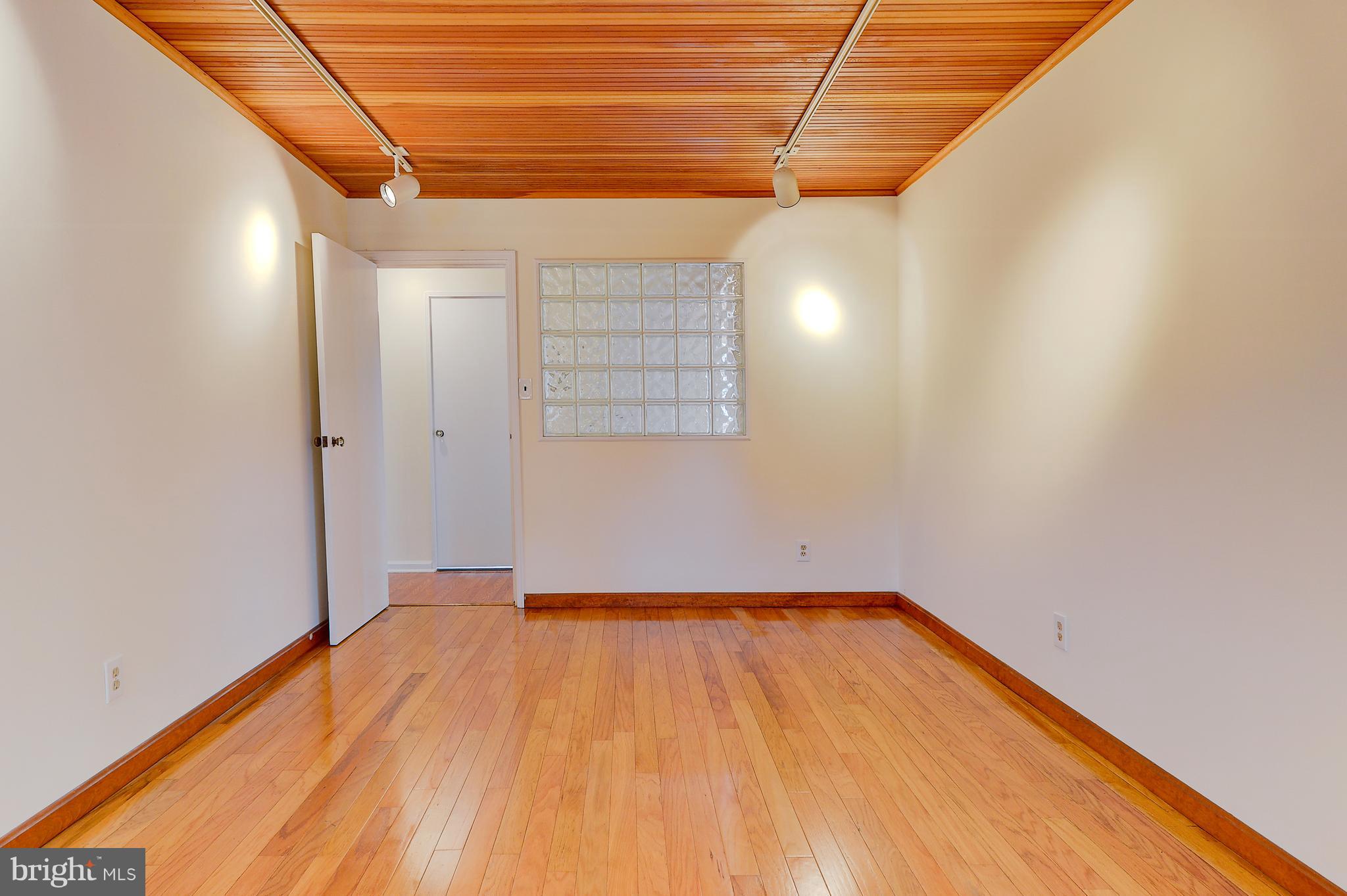 ROCKLAND - Residential