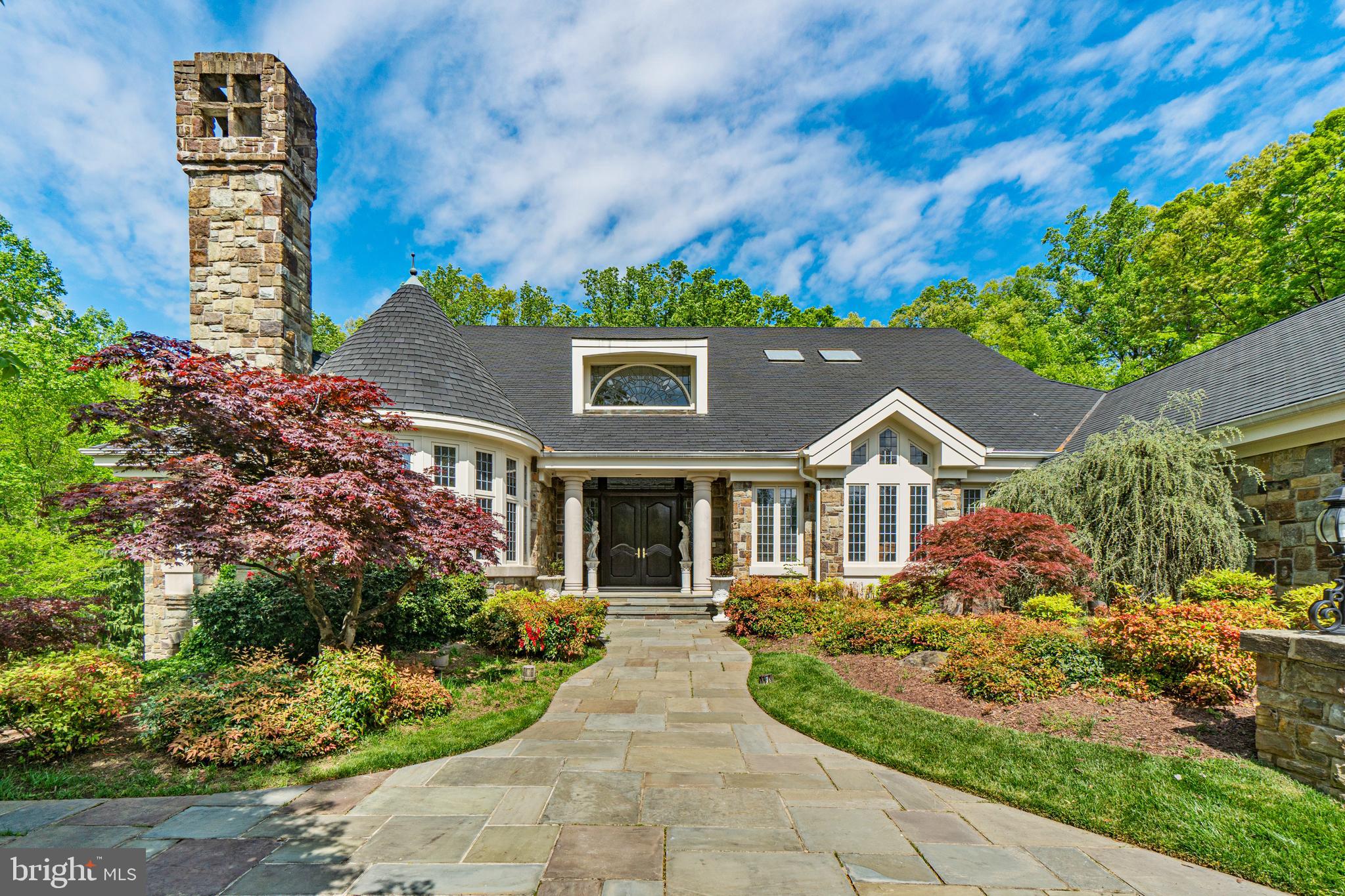 FALCONHURST - Residential