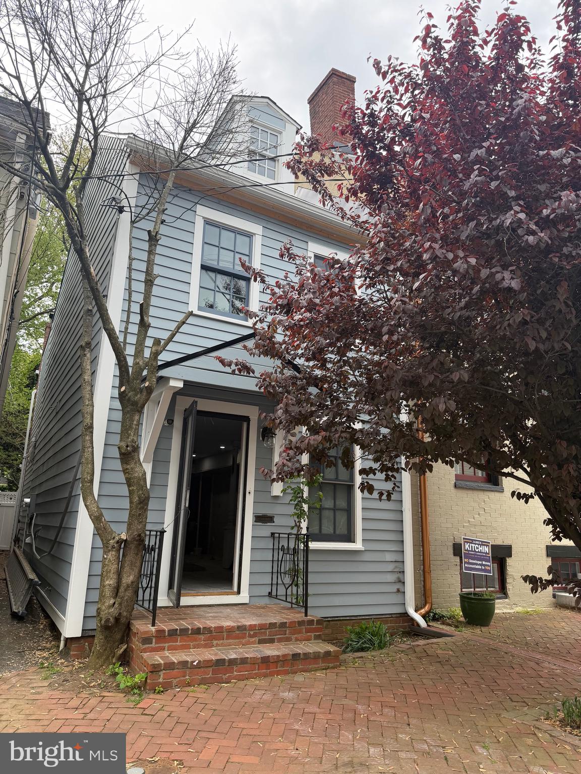 9 COLLEGE AVENUE