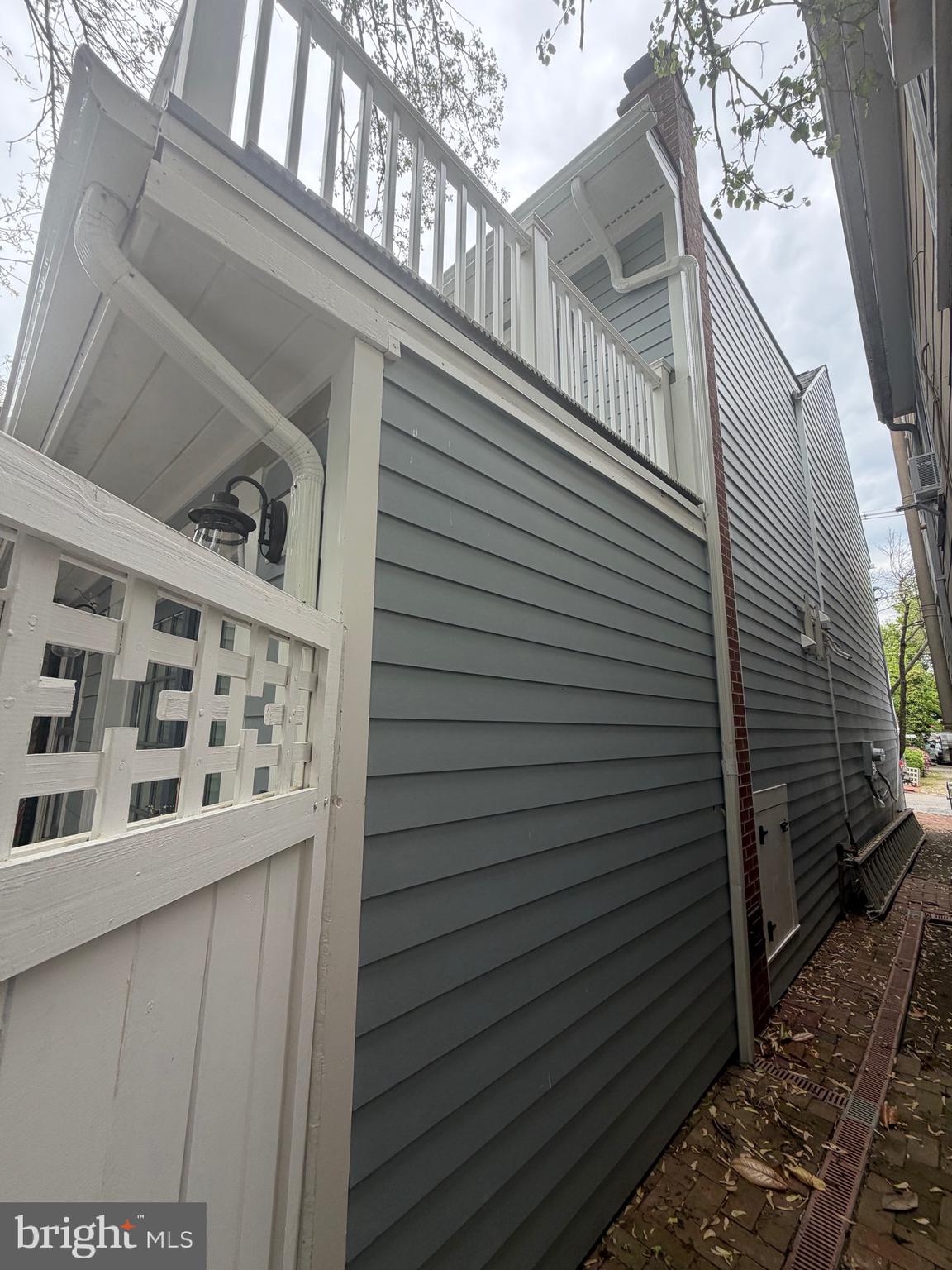 9 COLLEGE AVENUE