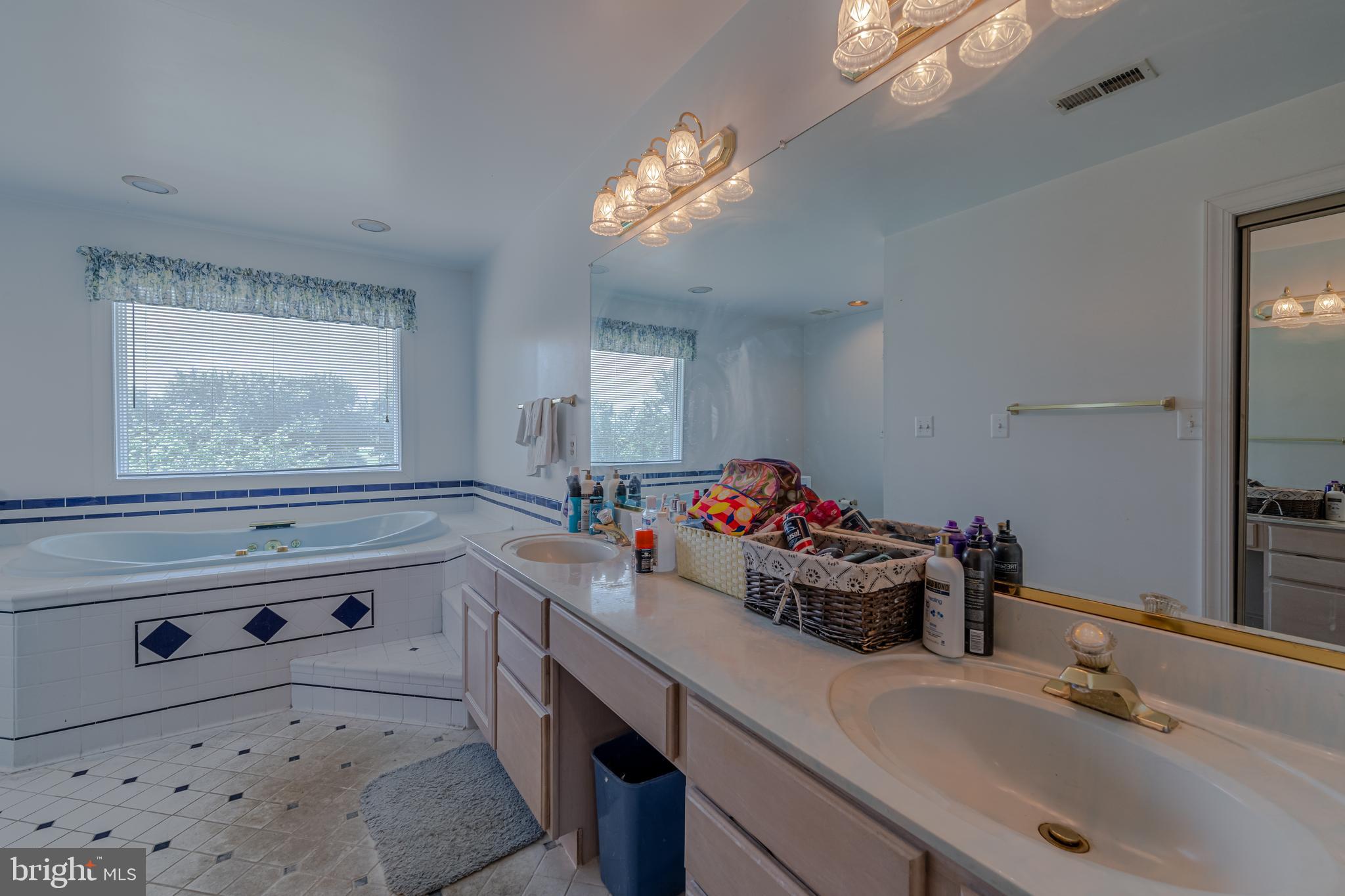 JARRETTSVILLE - Residential