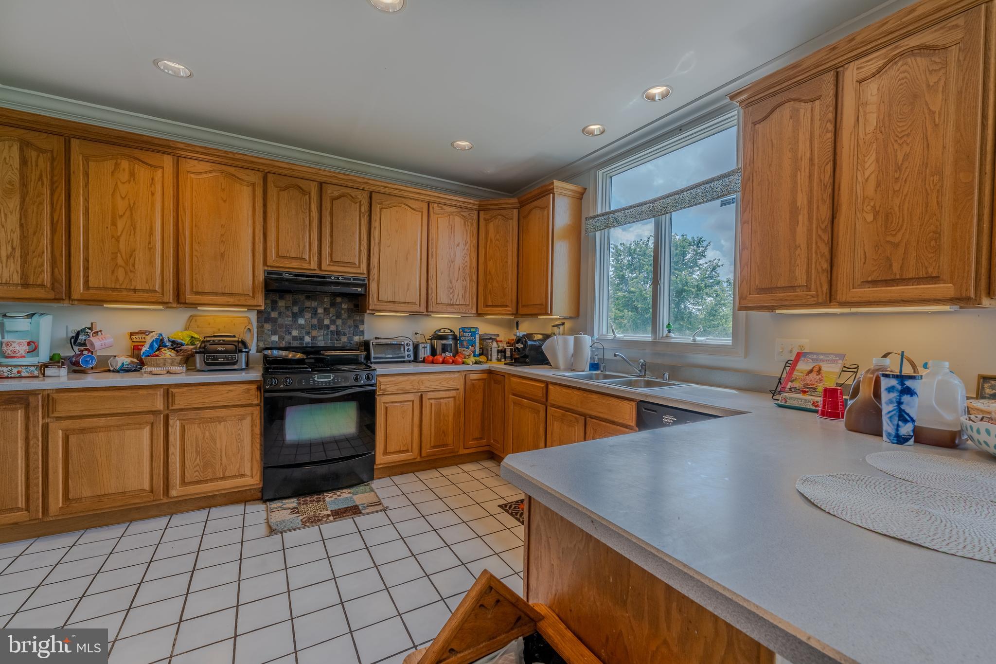 JARRETTSVILLE - Residential