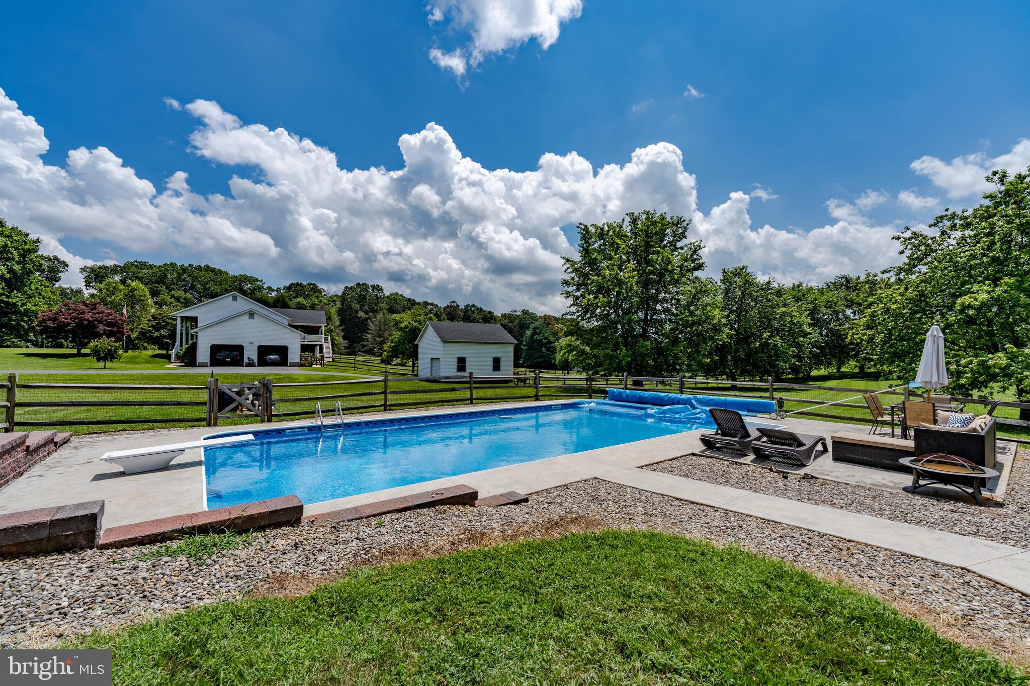 JARRETTSVILLE - Residential