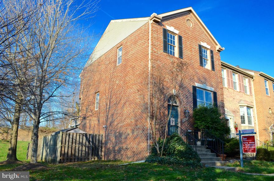 THIS HOME FEATURES OVER 2196 SQ FT WITH 3 LEVELS,4 BEDROOMS, 3.5 FULL BATHS, HARDWOOD FLOORING, GRANITE COUNTER TOPS, NEWER APPLIANCES, WIDE PLANK HARDWOOD FLOORING, NEWER A/C,NEWER HOT WATER HEATER, CERAMIC TILE FLOORING, DECK, NEW CARPET, NEW PAINT, 2 FIREPLACES, STONE PATIO, OPEN FLOOR PLAN & MORE! FANTASTIC LOCATION NEAR 66, 28, 29,SHOPPING & DINING & AMENITIES!WHY RENT WHEN YOU CAN OWN 4 LESS