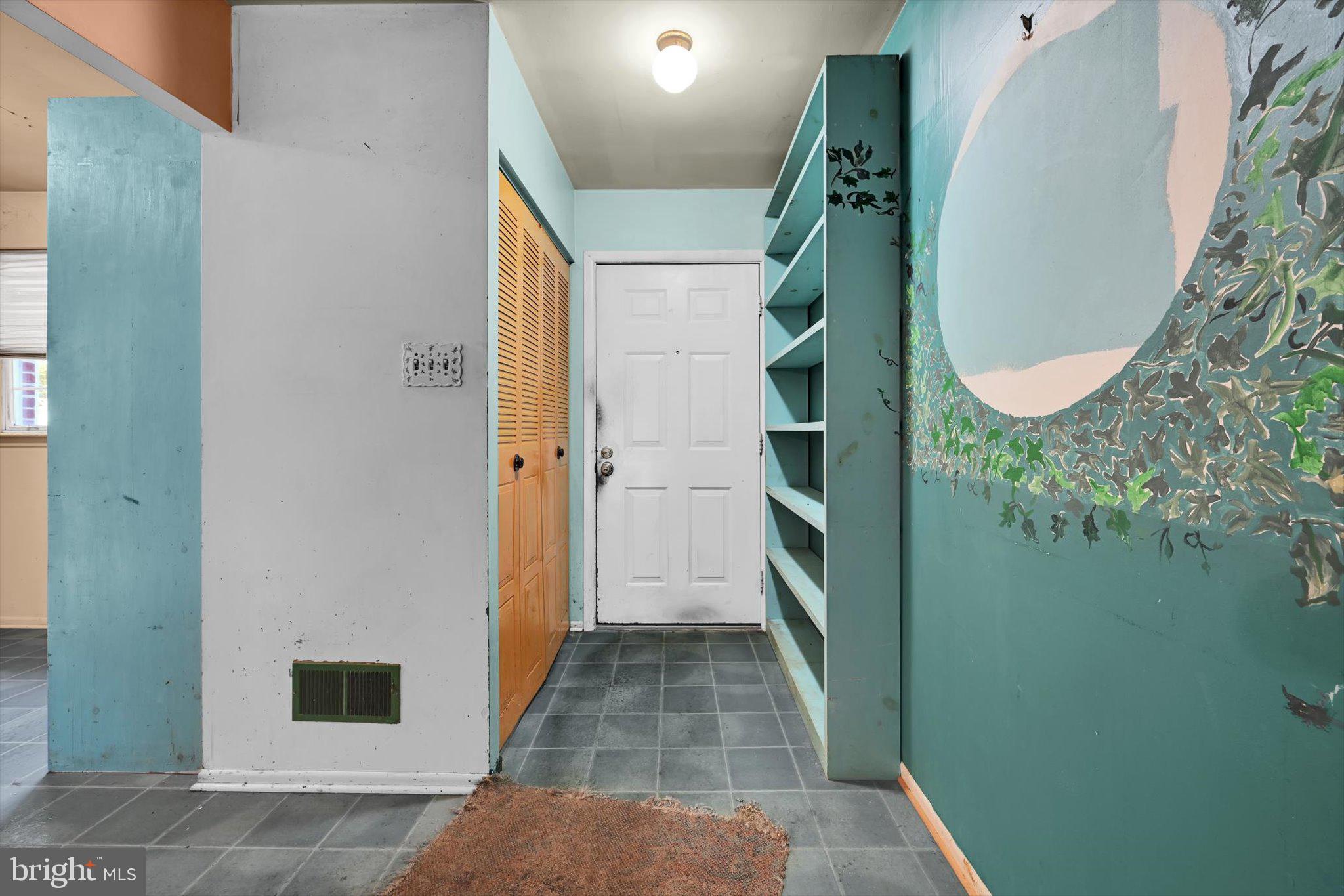 1368 FOX RUN