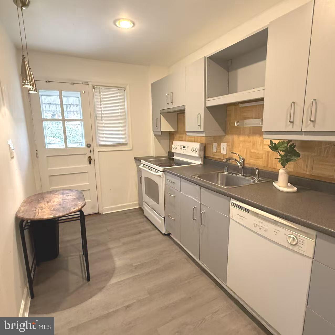 KNETTISHALL - Residential