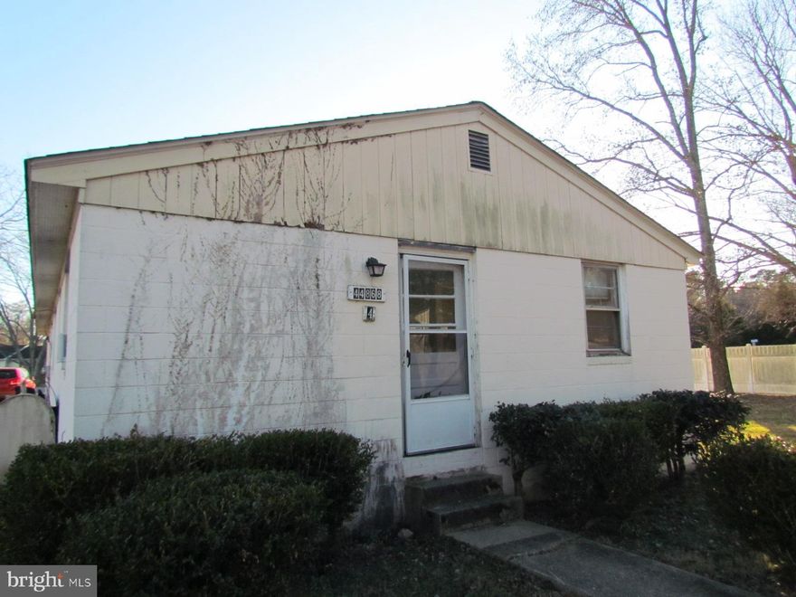 Small duplex apartment with Living Room, laundry room, eat-in kitchen, one bath and two bedrooms. Max one occupants. No pets allowed. Still waiting on a few repairs, but available for occupancy.
Looking for good credit and background check. Off street parking. Total of four apartments in two building with two units per building. Freshly painted and new carpets. Waiting to paint front of unit when weather permits.