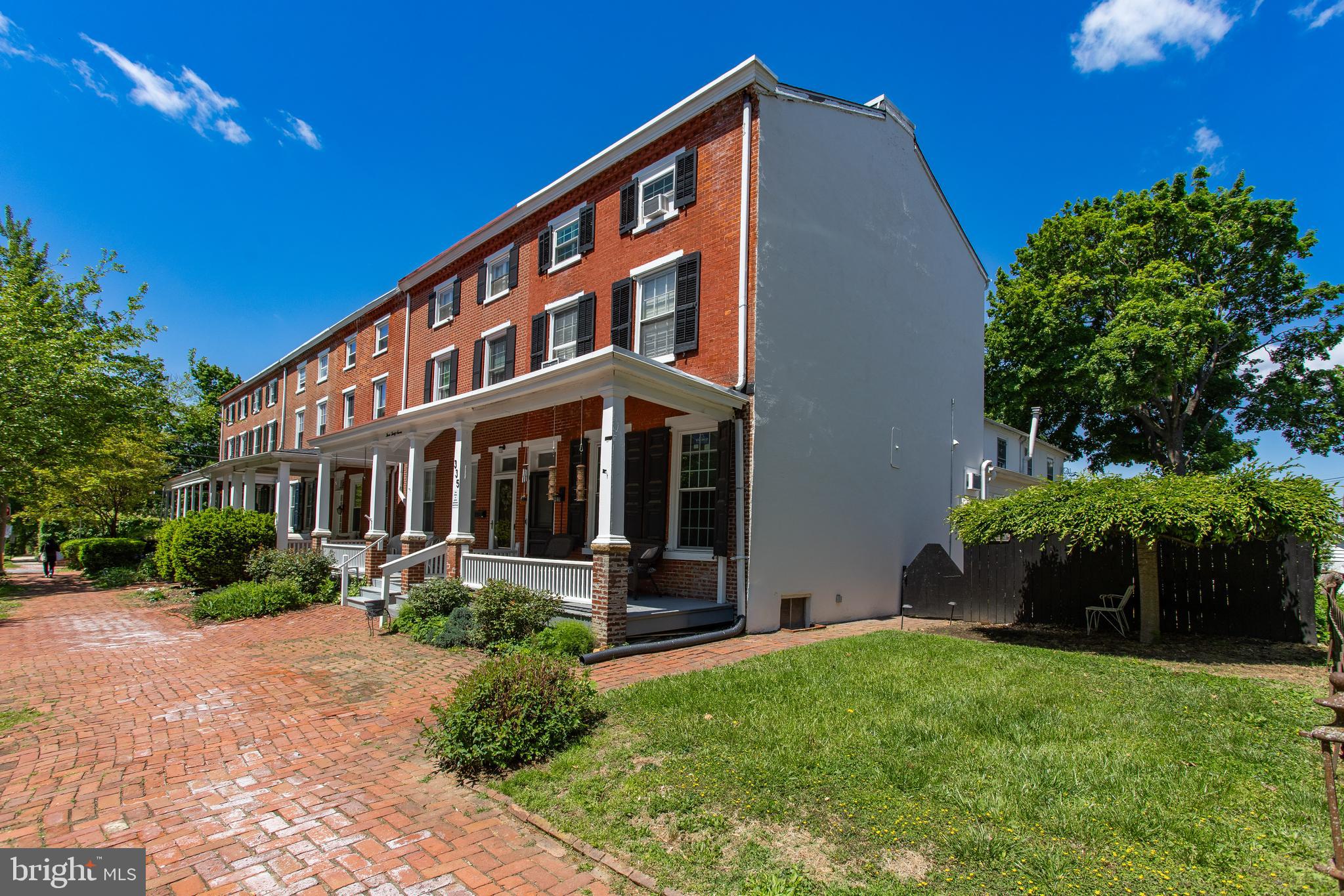 335 W MINER STREET