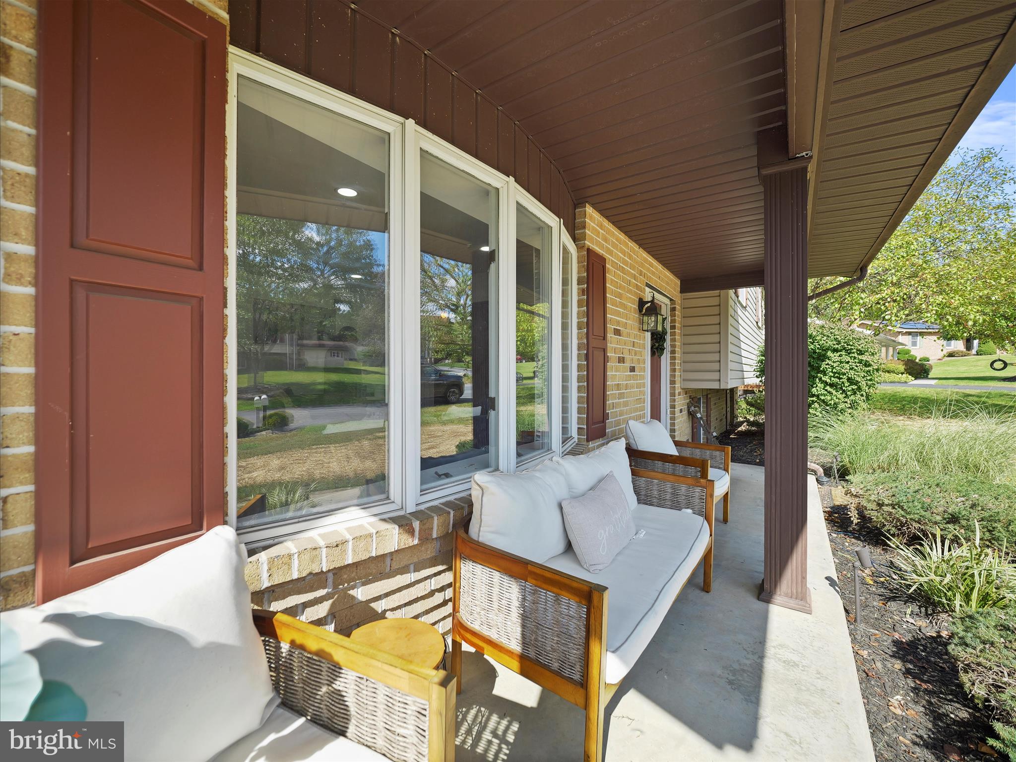 1653 ELIZABETH DRIVE