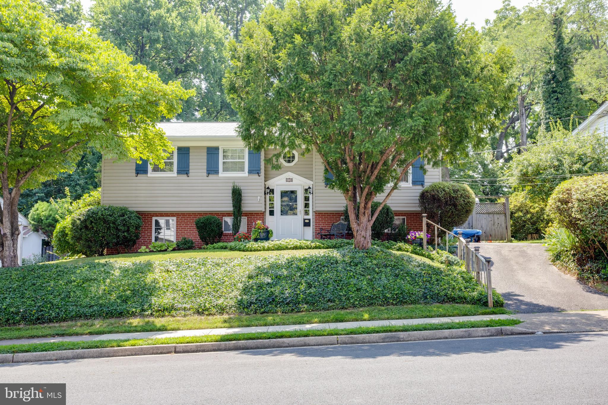 MAPLE HILL - Residential