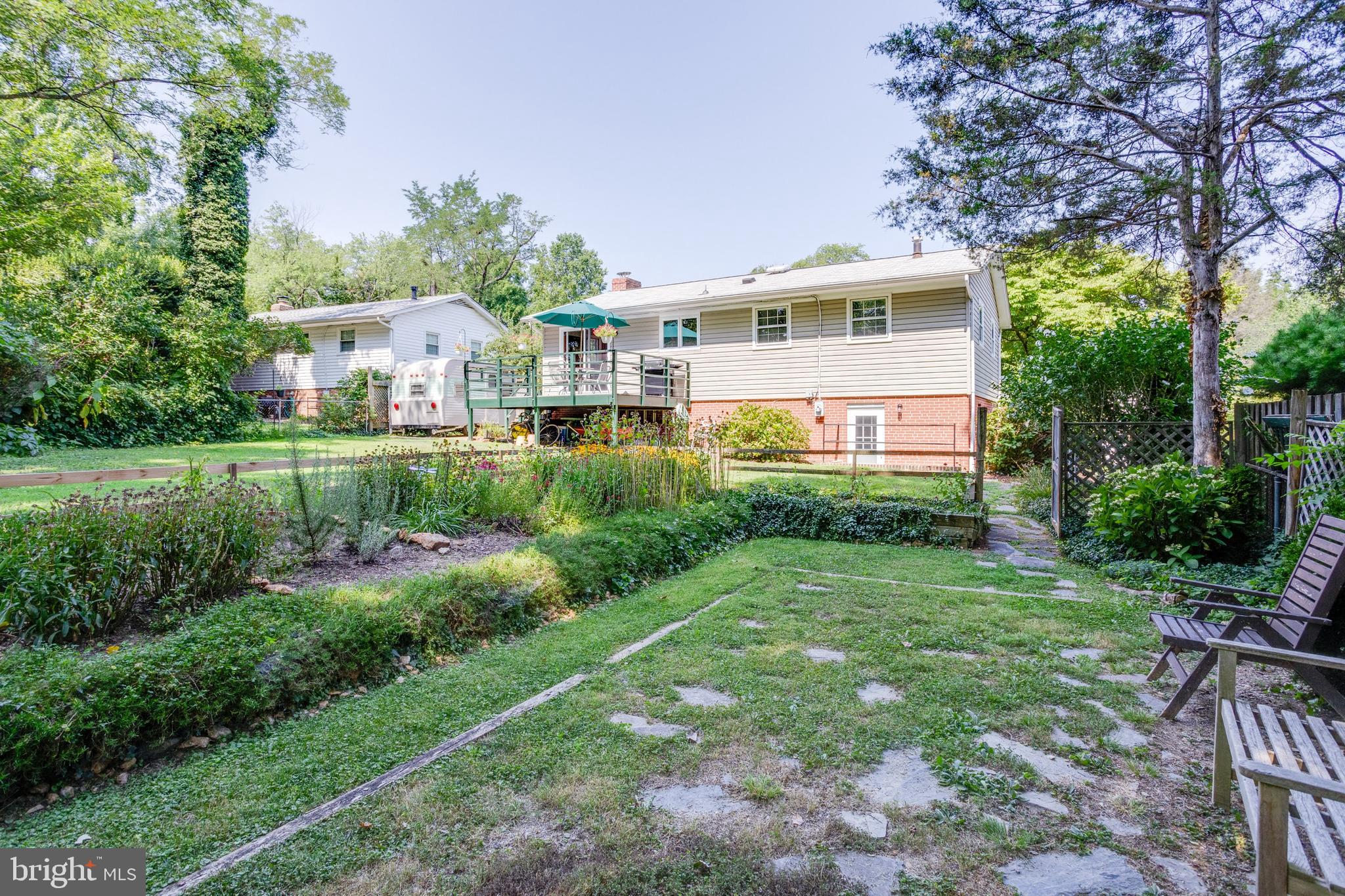 MAPLE HILL - Residential