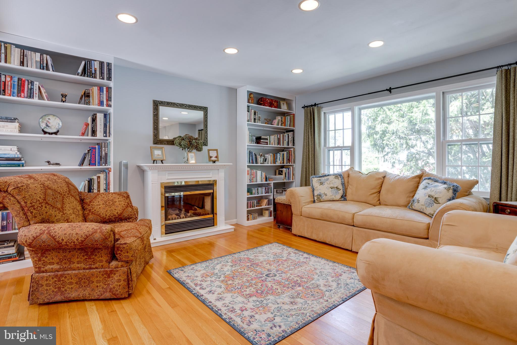 MAPLE HILL - Residential