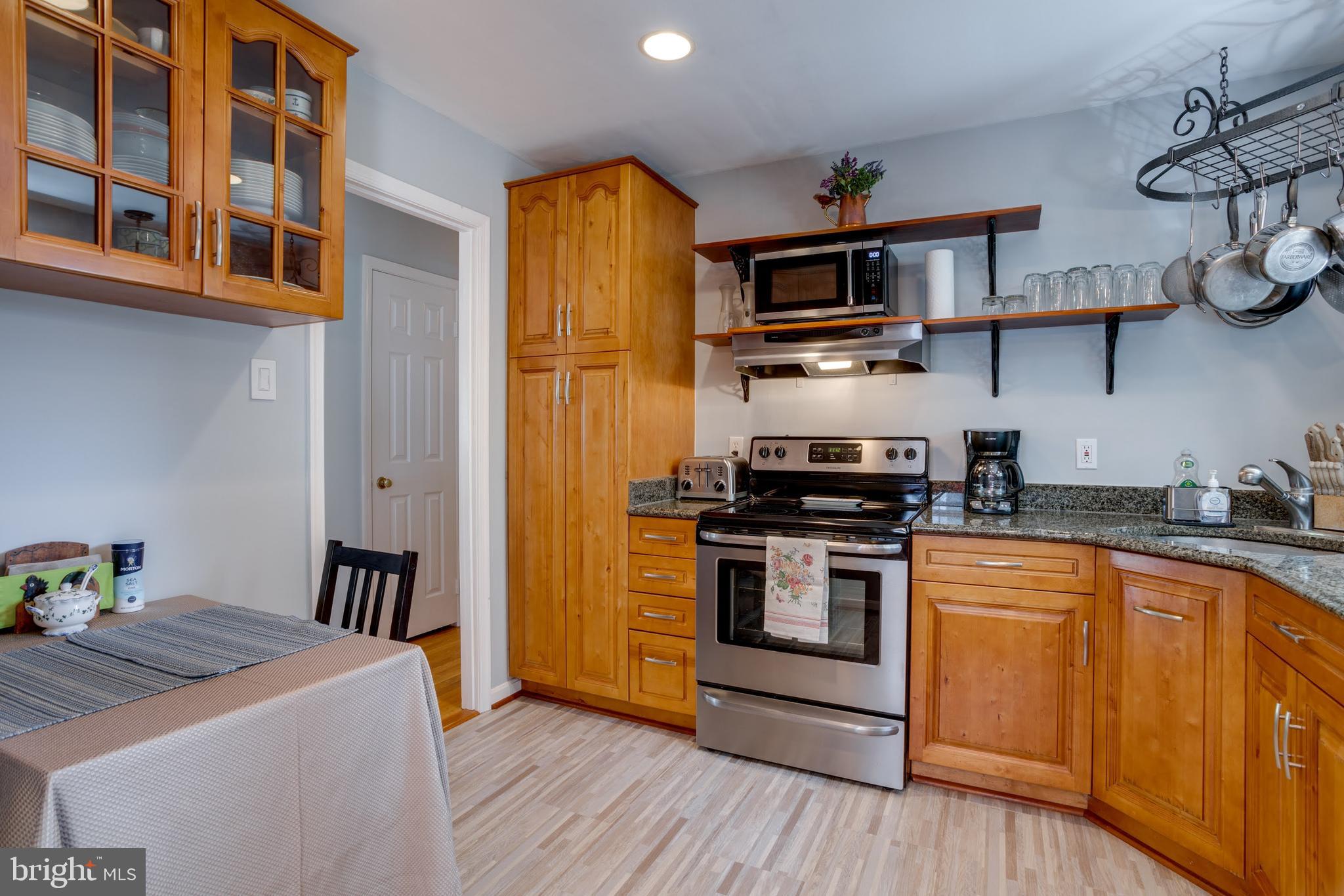 MAPLE HILL - Residential