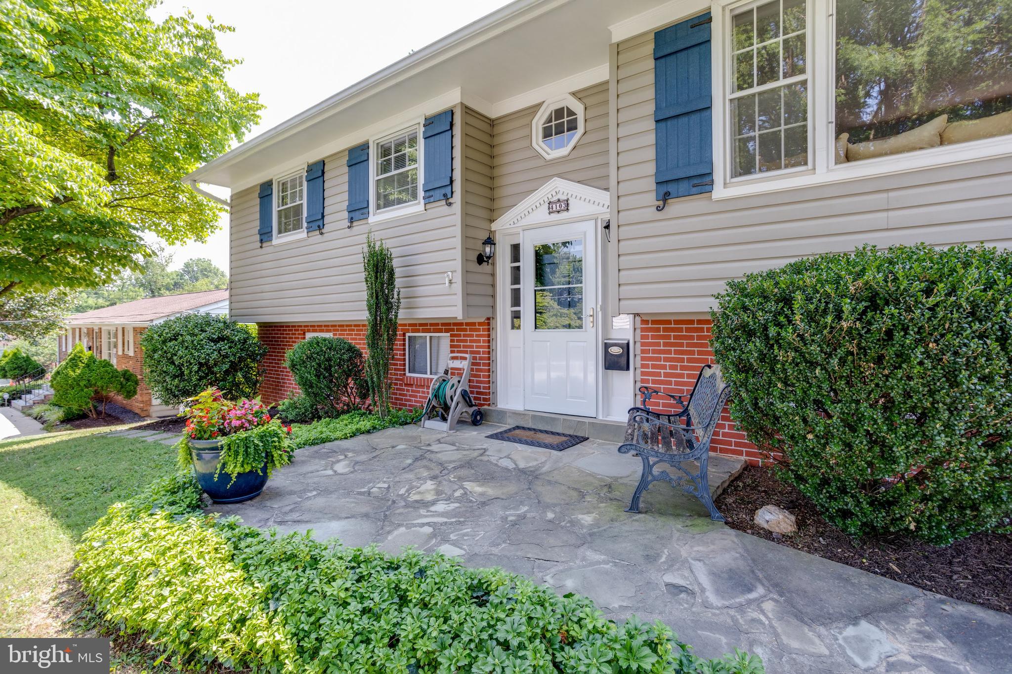 MAPLE HILL - Residential