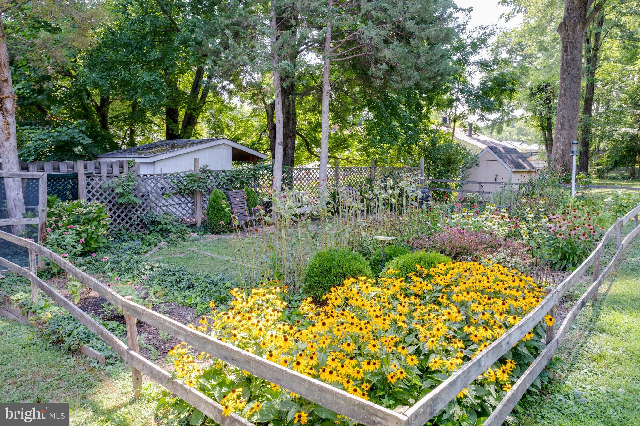 MAPLE HILL - Residential