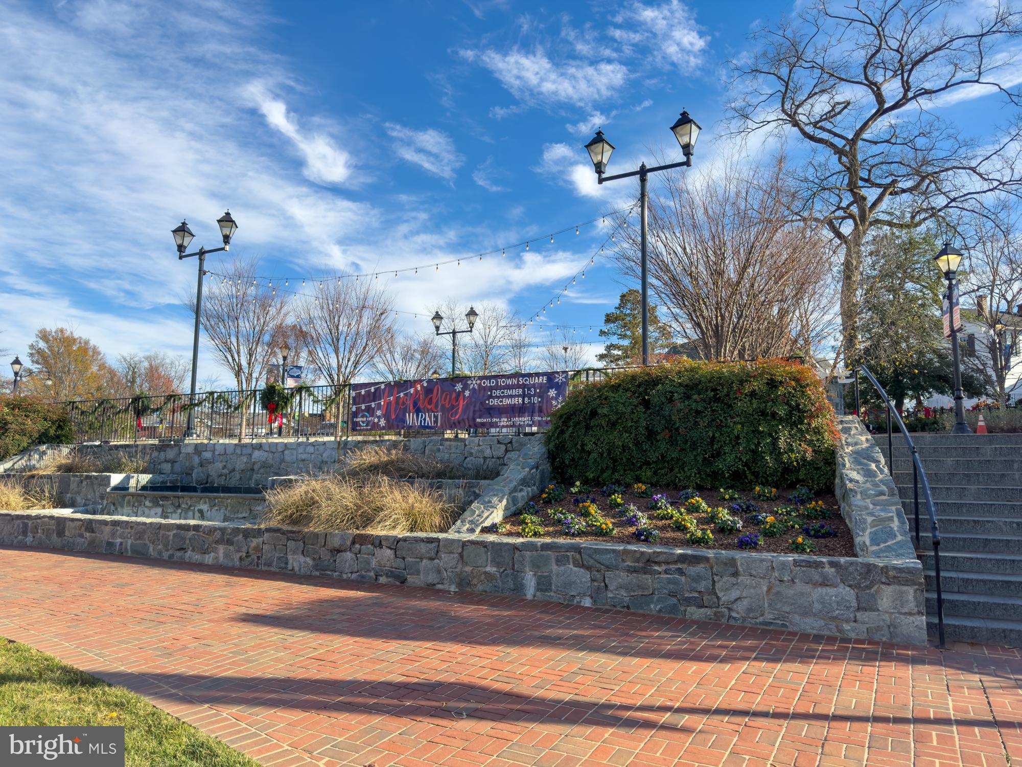 MAPLE HILL - Residential