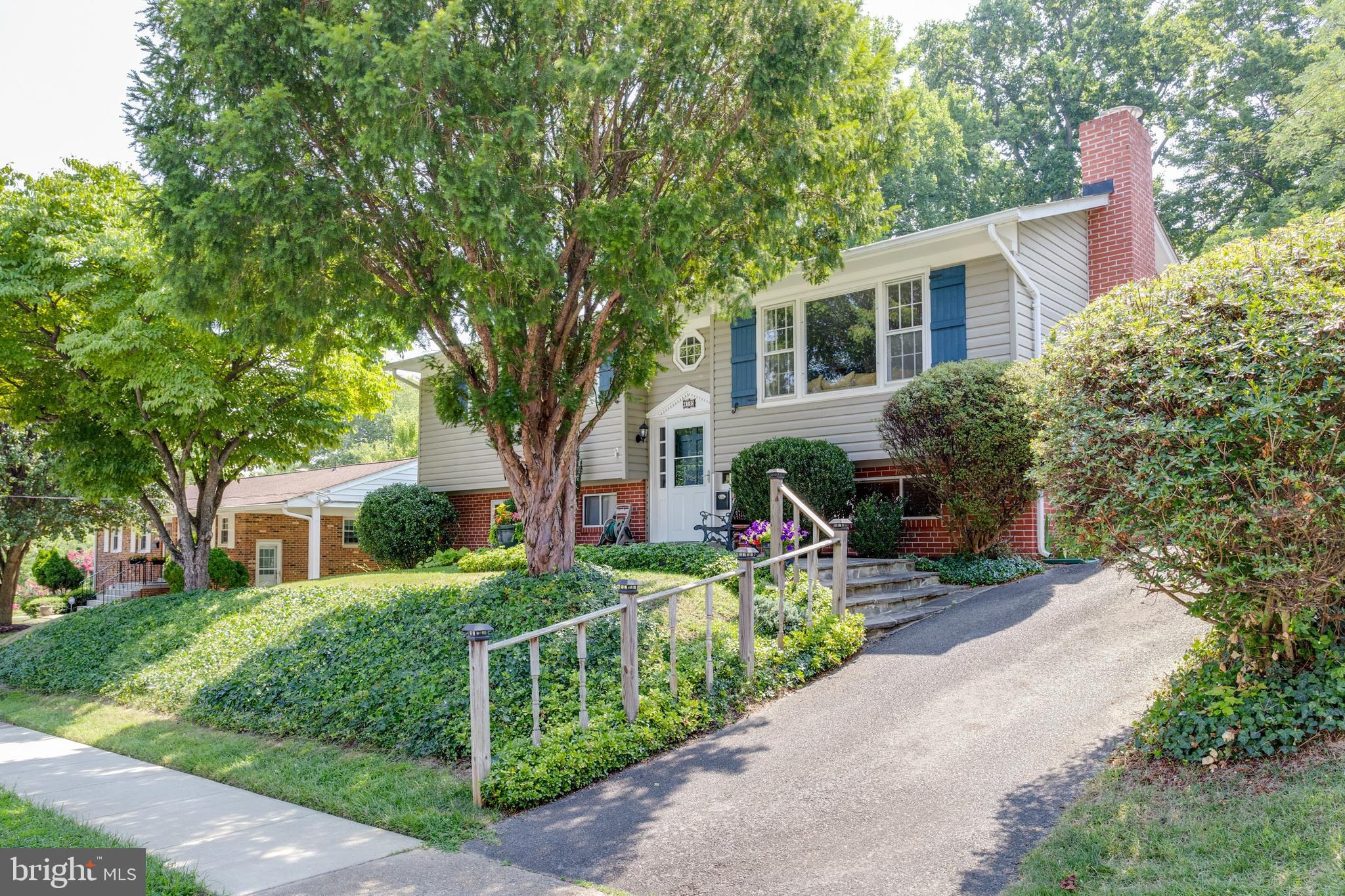 MAPLE HILL - Residential