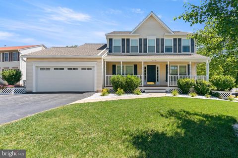 Homes For Sale - 5710 Rhode Island Drive<br/> WOODBRIDGE, VA 22193