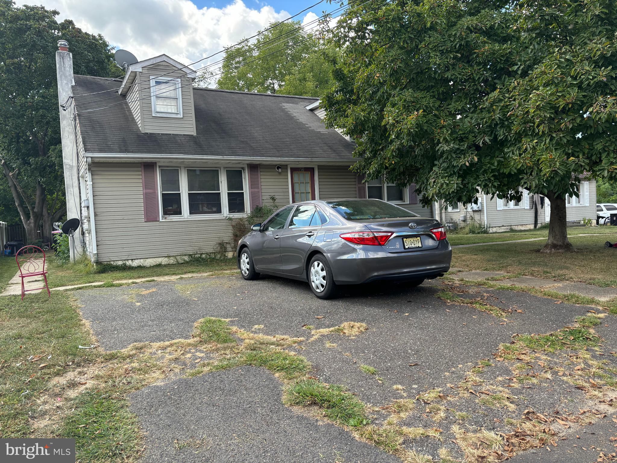 42 - 44 E OAK AVENUE