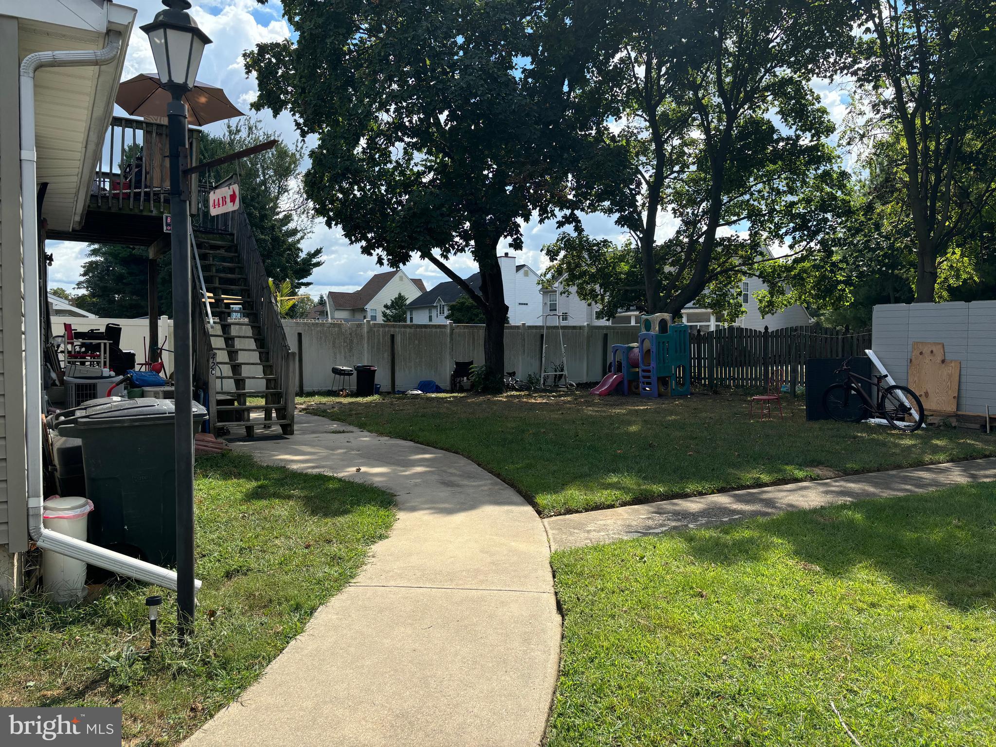 42 - 44 E OAK AVENUE