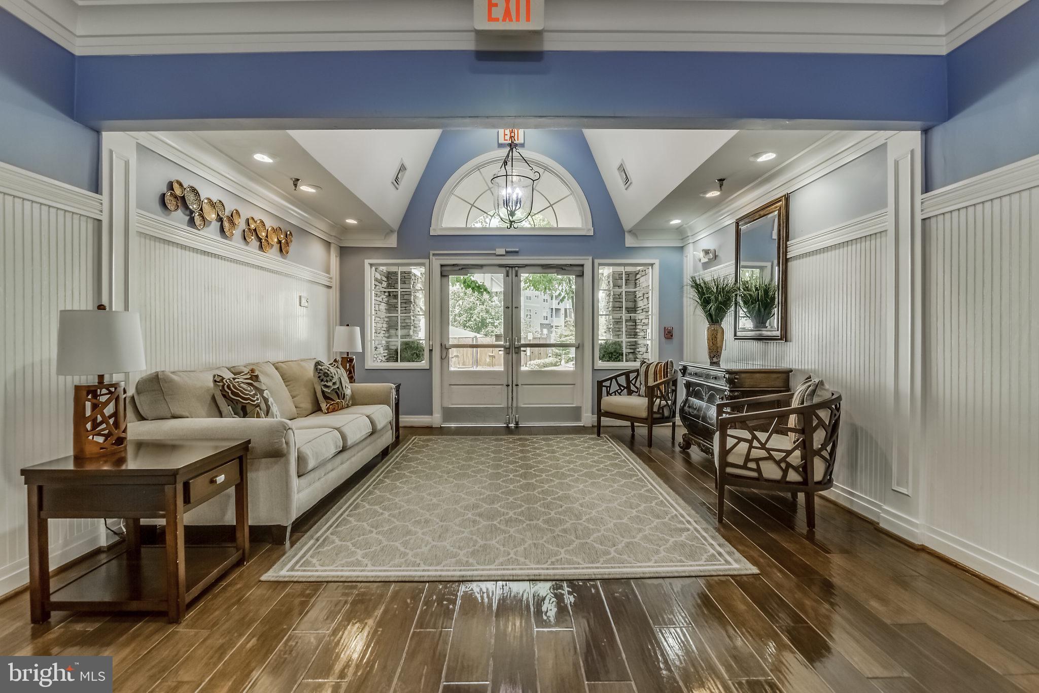 POTOMAC POINTE CONDOMINI - Residential Lease