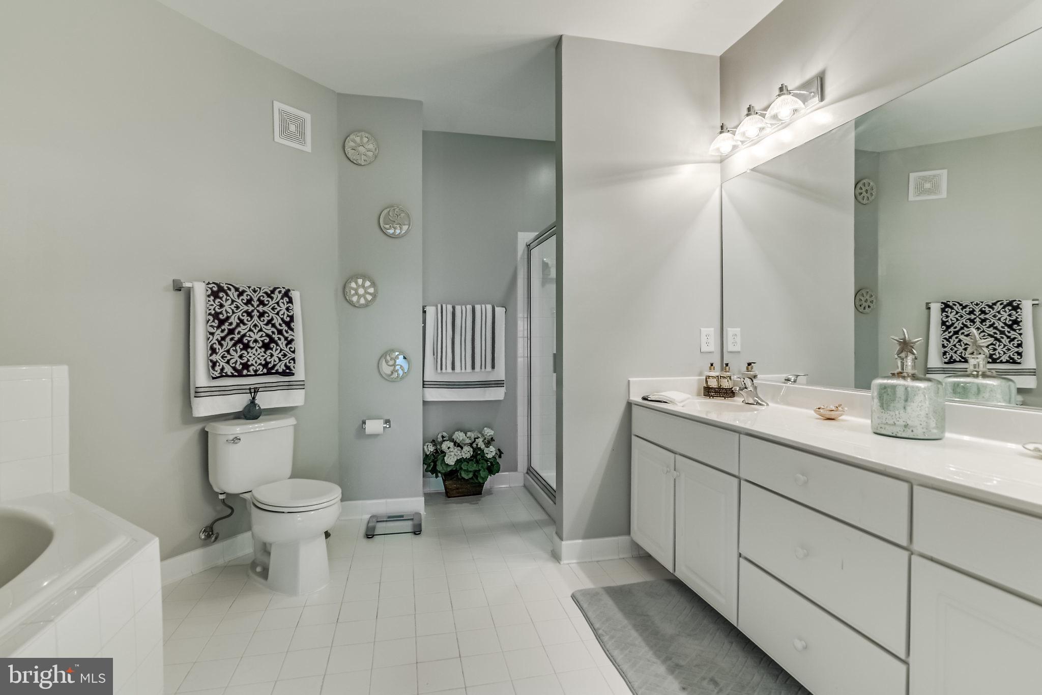 POTOMAC POINTE CONDOMINI - Residential Lease