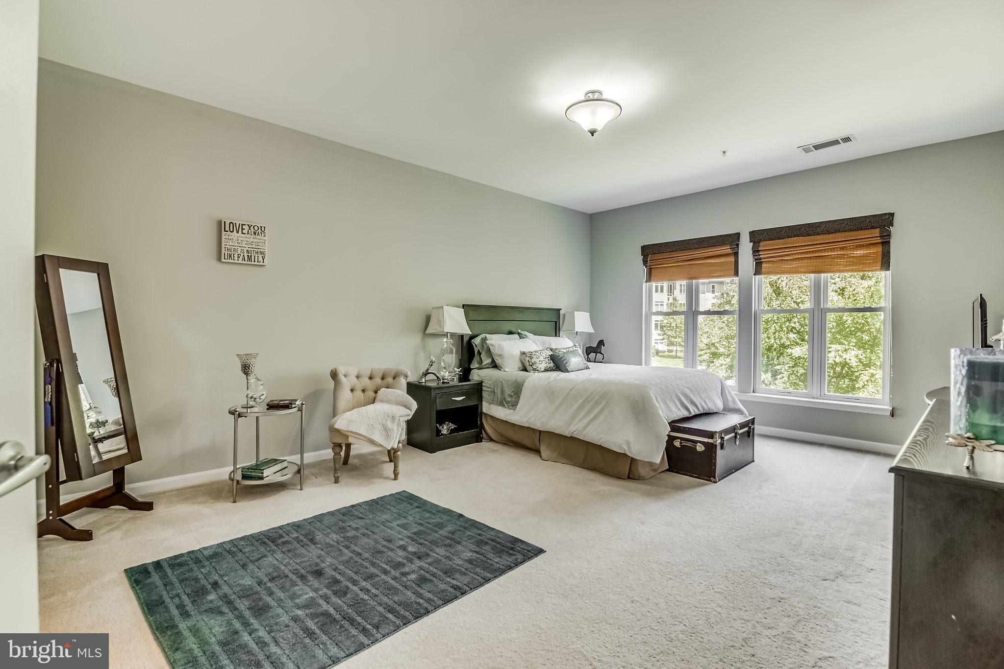 POTOMAC POINTE CONDOMINI - Residential Lease