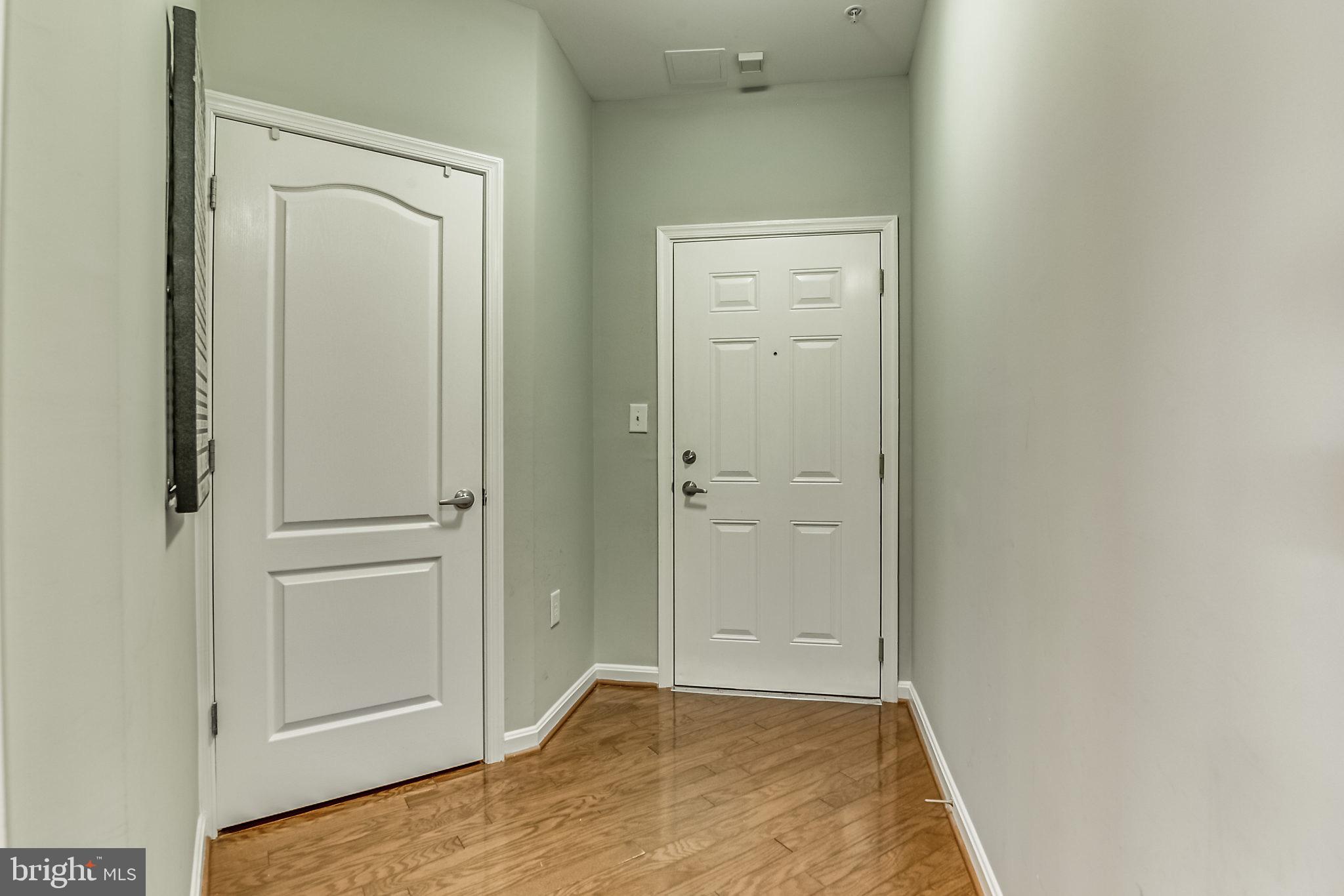 POTOMAC POINTE CONDOMINI - Residential Lease