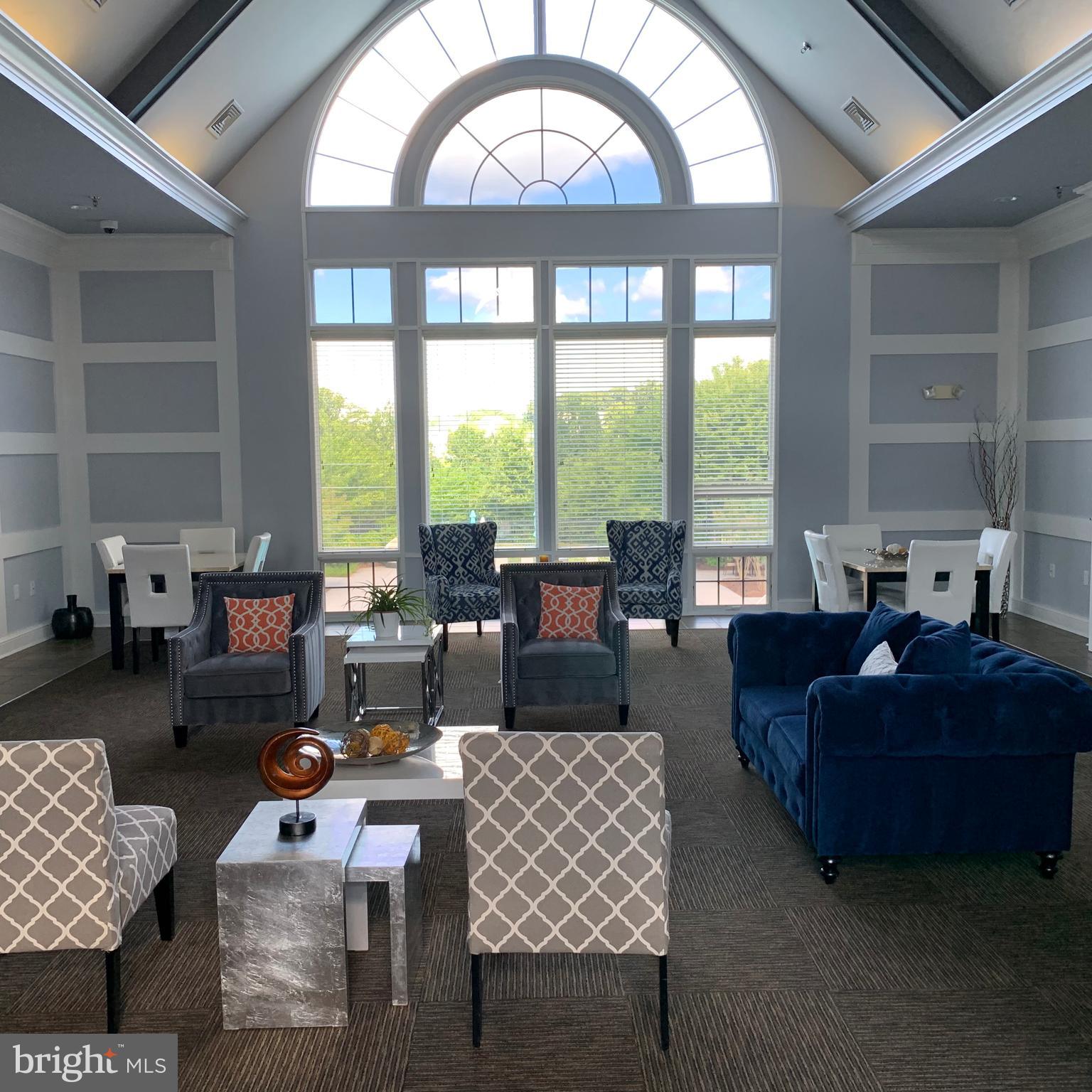 POTOMAC POINTE CONDOMINI - Residential Lease