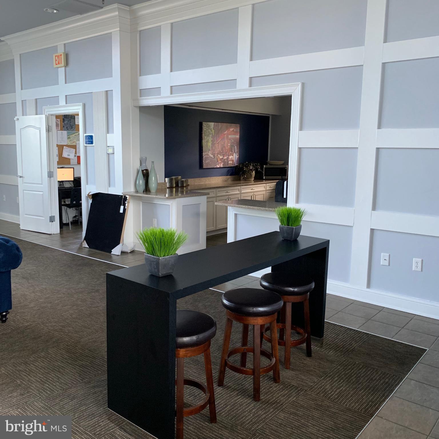 POTOMAC POINTE CONDOMINI - Residential Lease