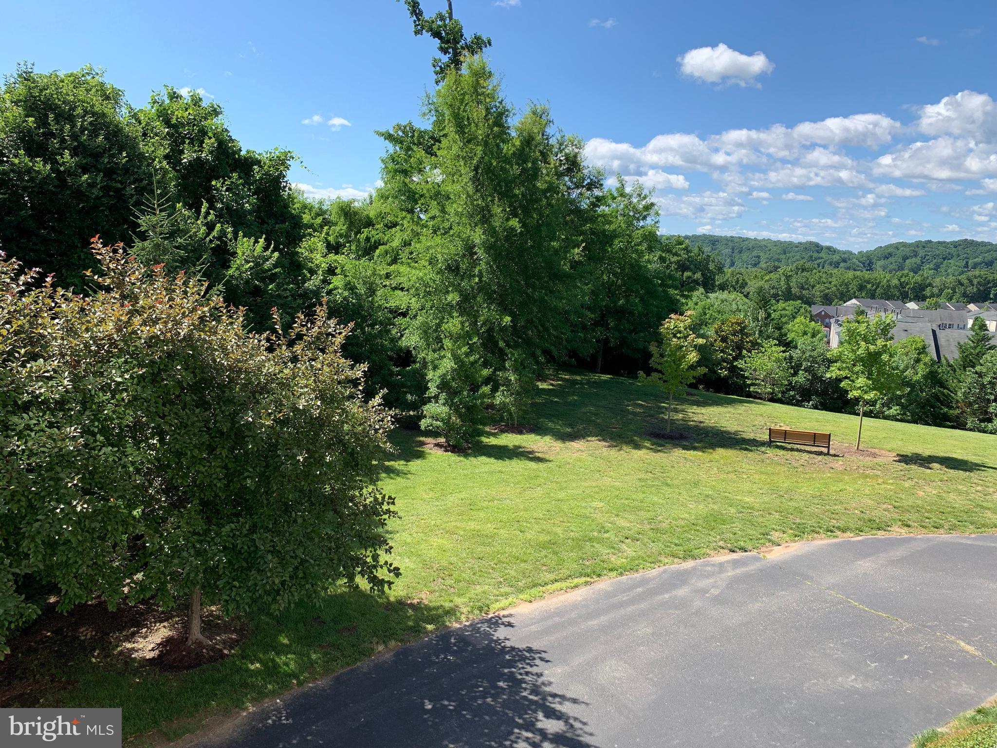 POTOMAC POINTE CONDOMINI - Residential Lease