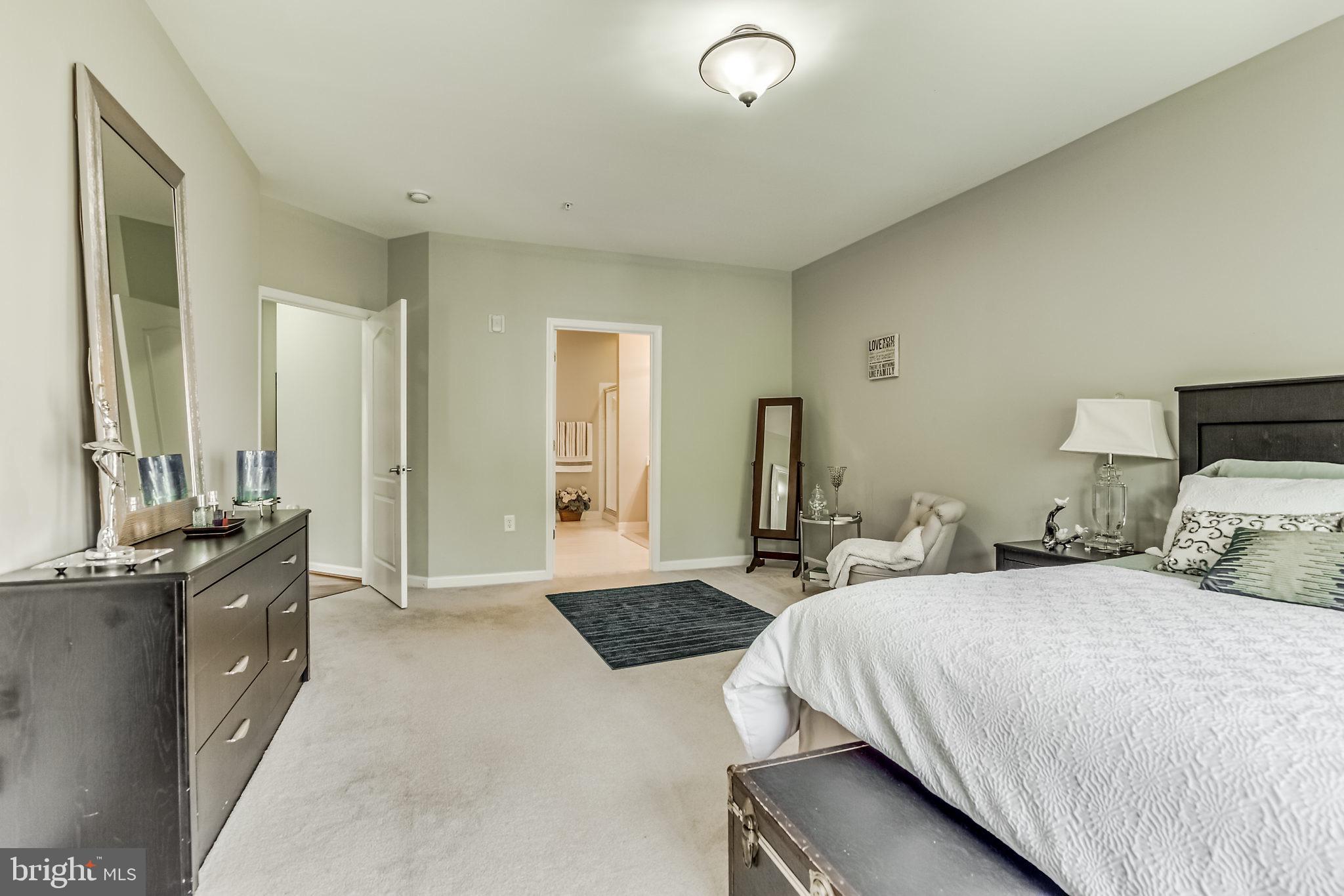 POTOMAC POINTE CONDOMINI - Residential Lease