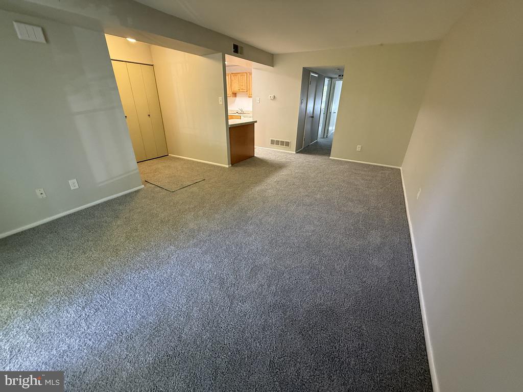 758 PUTNAM BOULEVARD B 30B
