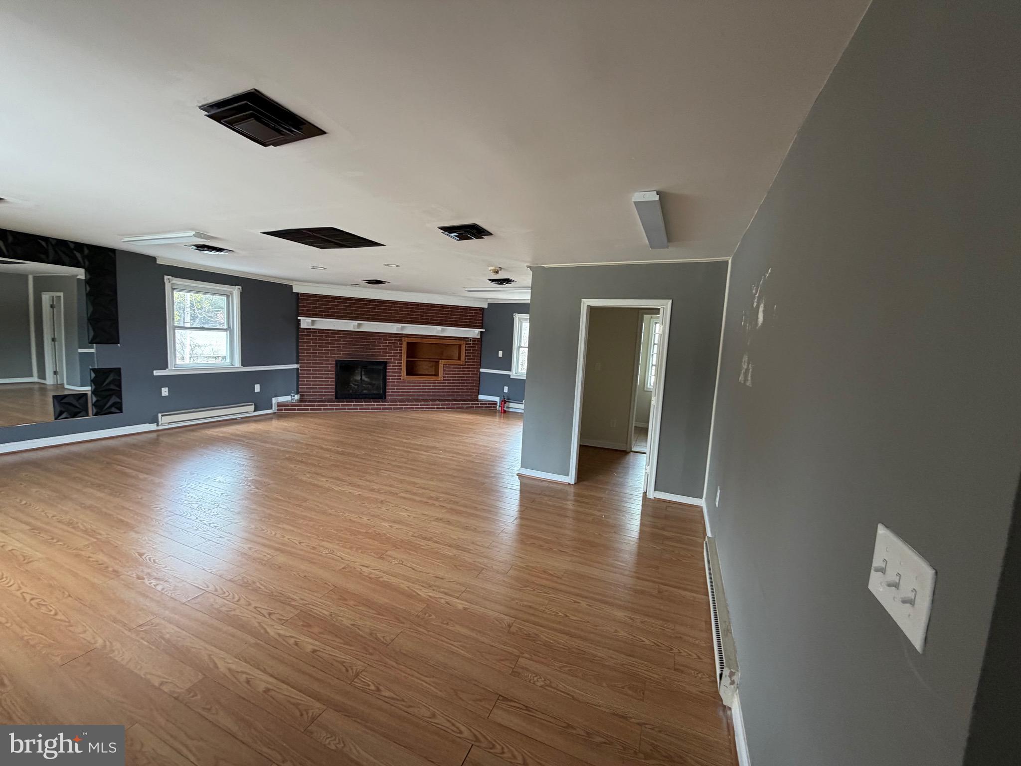 1 E CHERRY HILL ROAD E 102