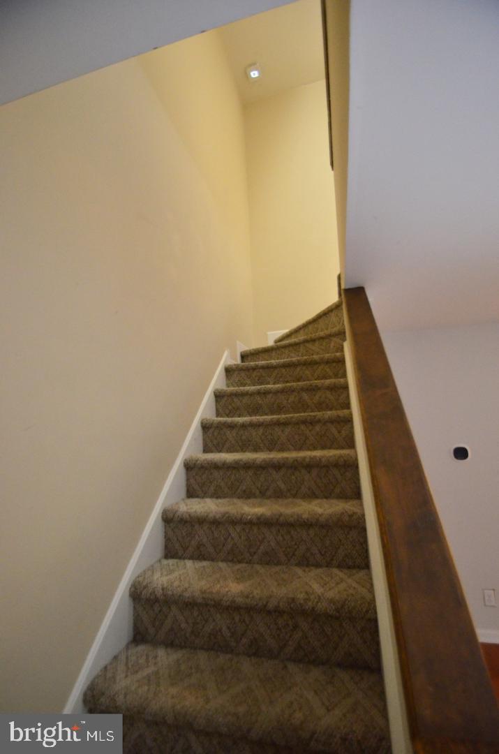 QUEEN VILLAGE - Residential Lease