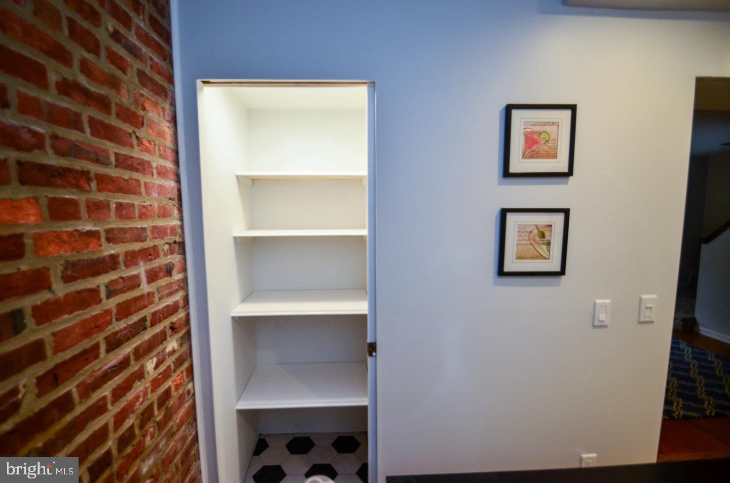 QUEEN VILLAGE - Residential Lease