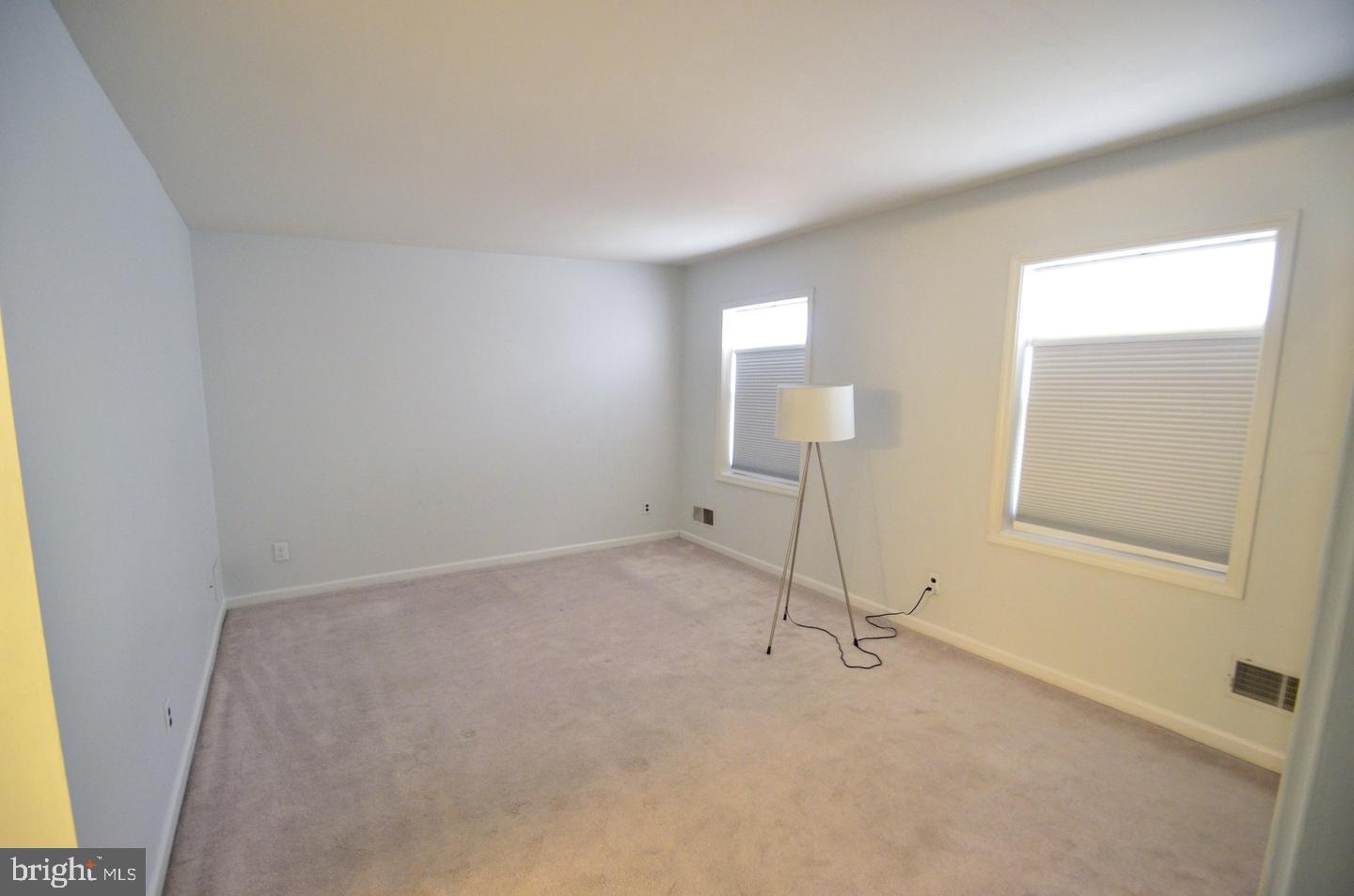 QUEEN VILLAGE - Residential Lease