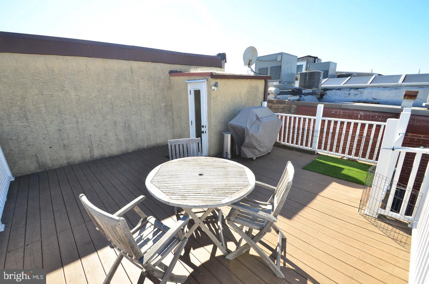 QUEEN VILLAGE - Residential Lease