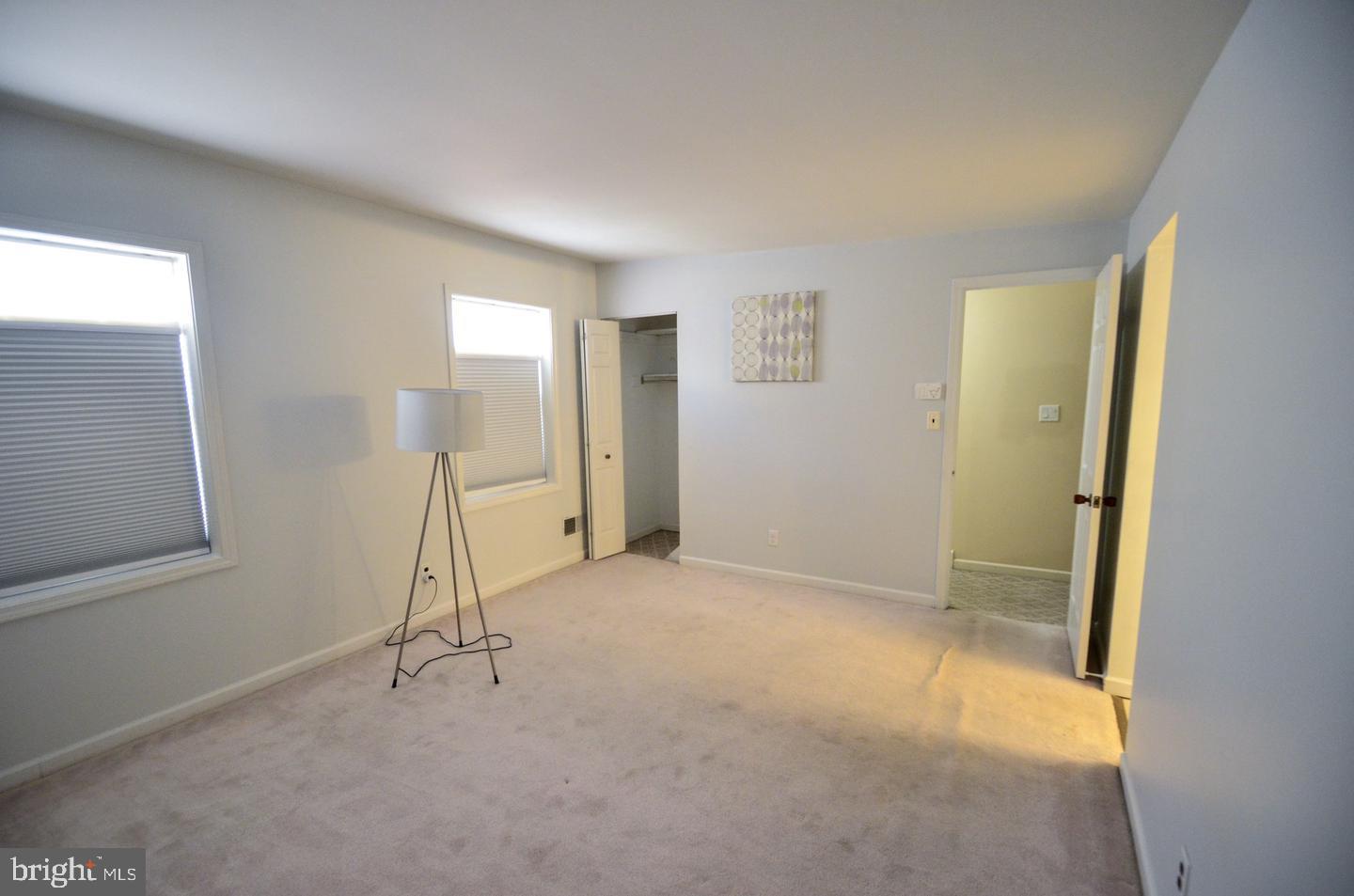 QUEEN VILLAGE - Residential Lease