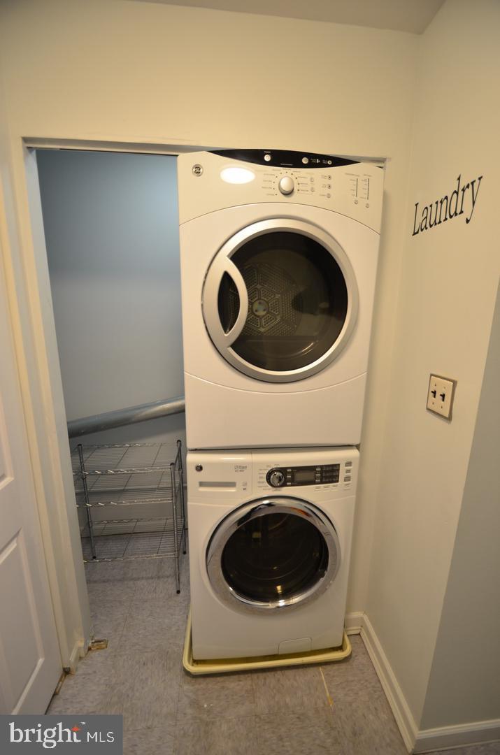 QUEEN VILLAGE - Residential Lease