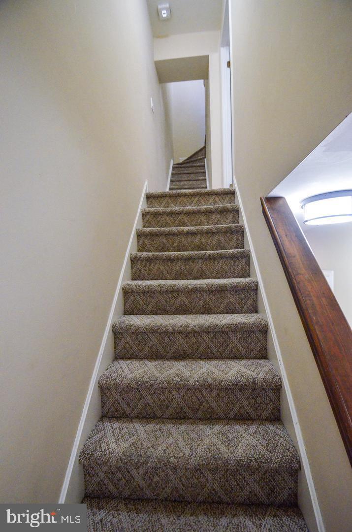 QUEEN VILLAGE - Residential Lease