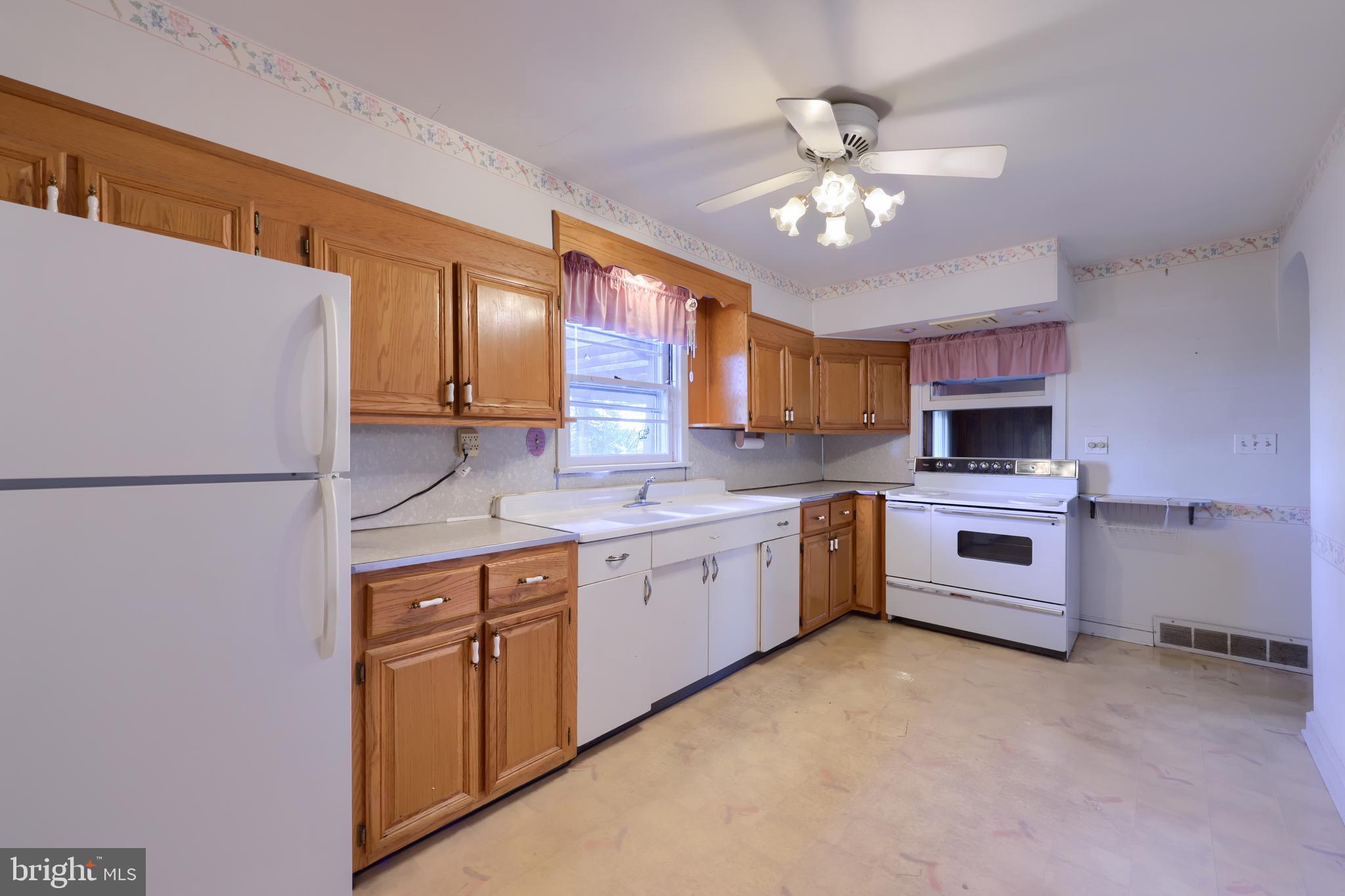 WINDSOR TWP - Residential