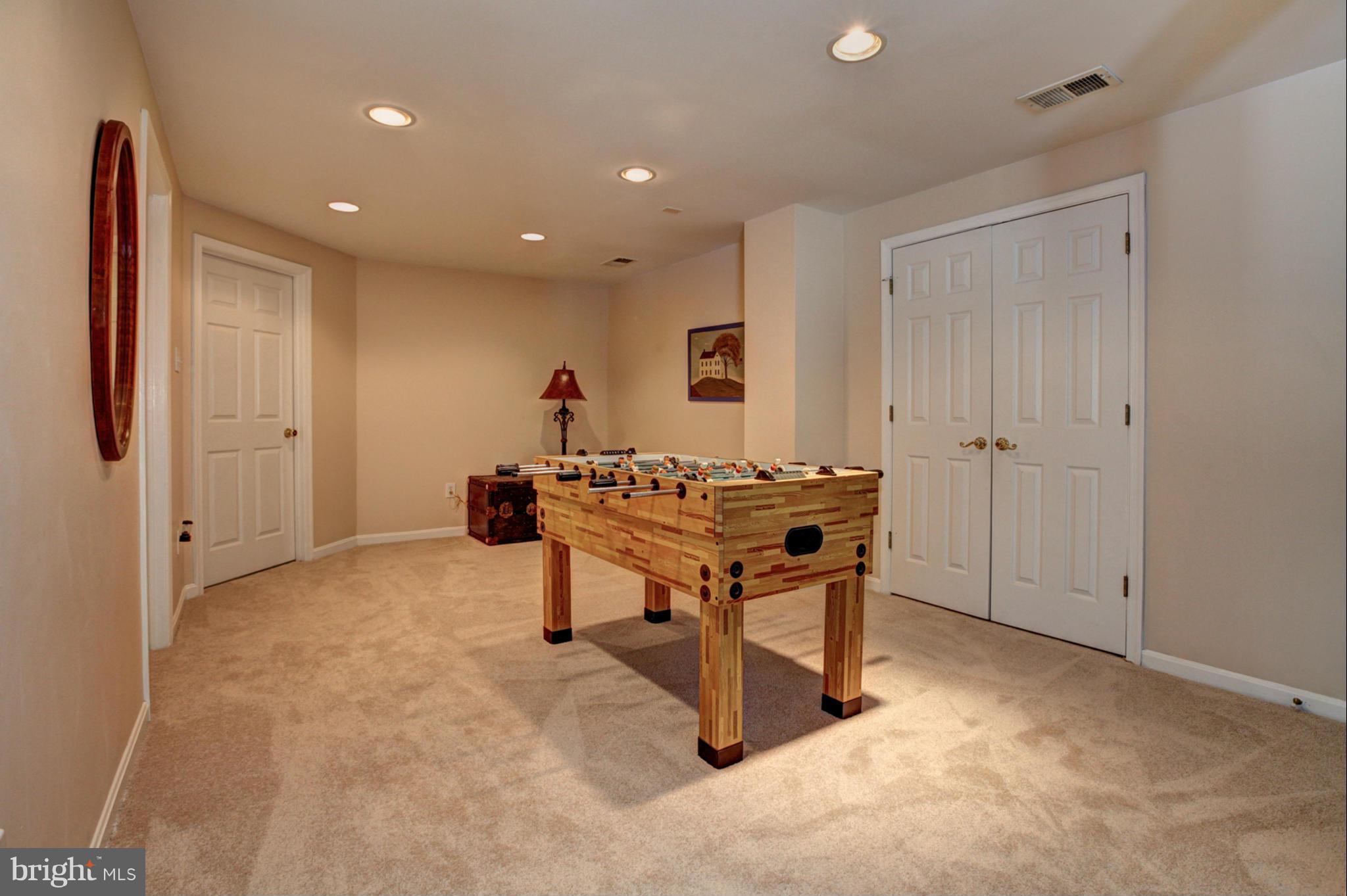 SPRING MEADOWS - Residential