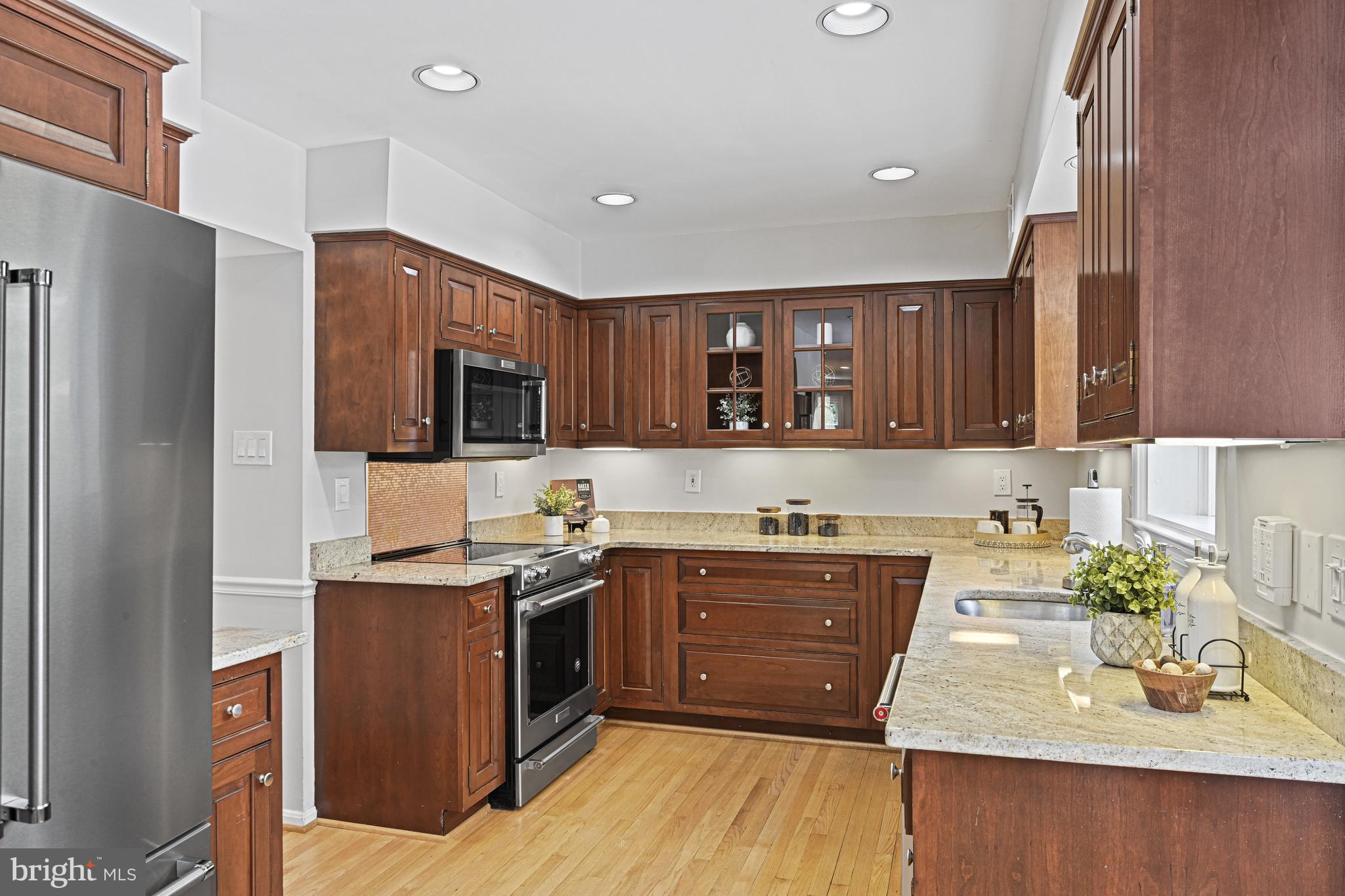 HICKORY CREEK - Residential