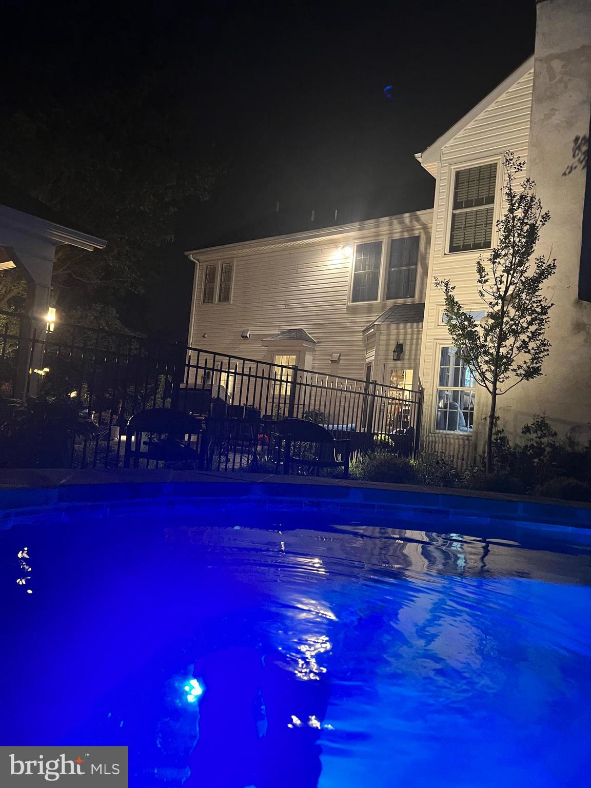 MAPLE GLEN HOLLOW - Residential