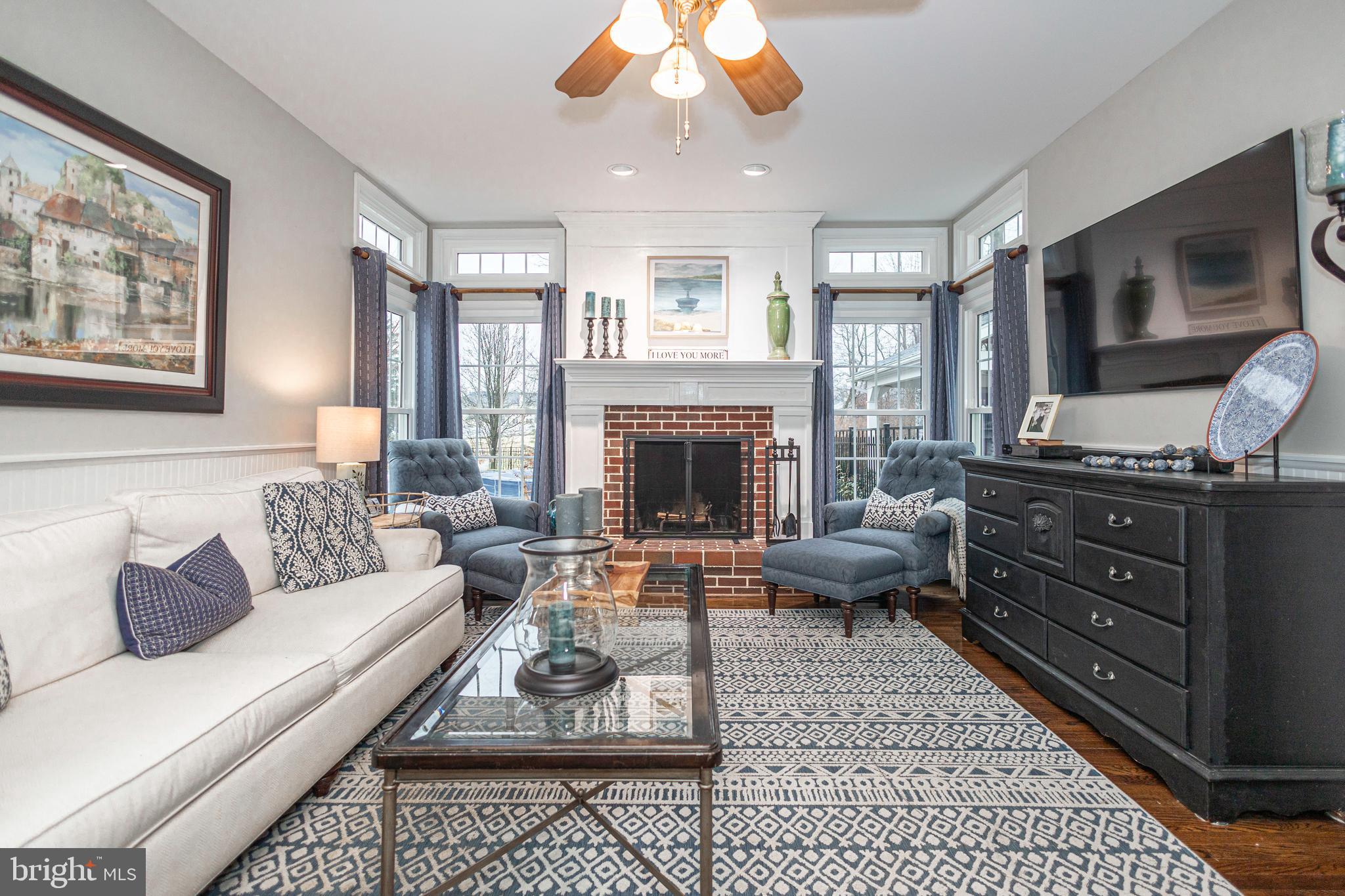 MAPLE GLEN HOLLOW - Residential