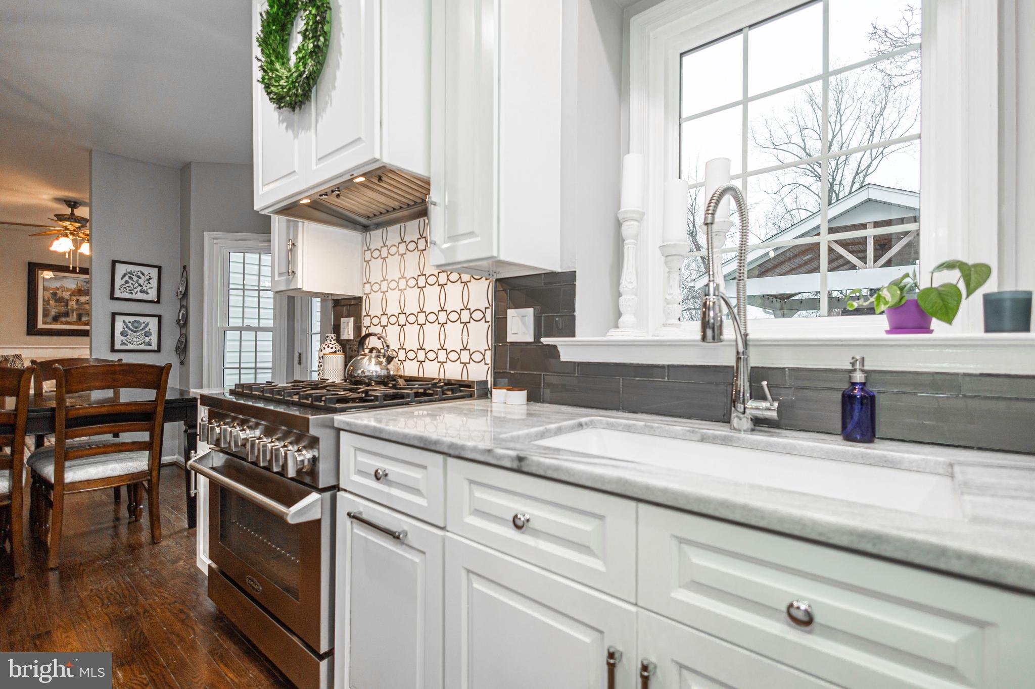 MAPLE GLEN HOLLOW - Residential