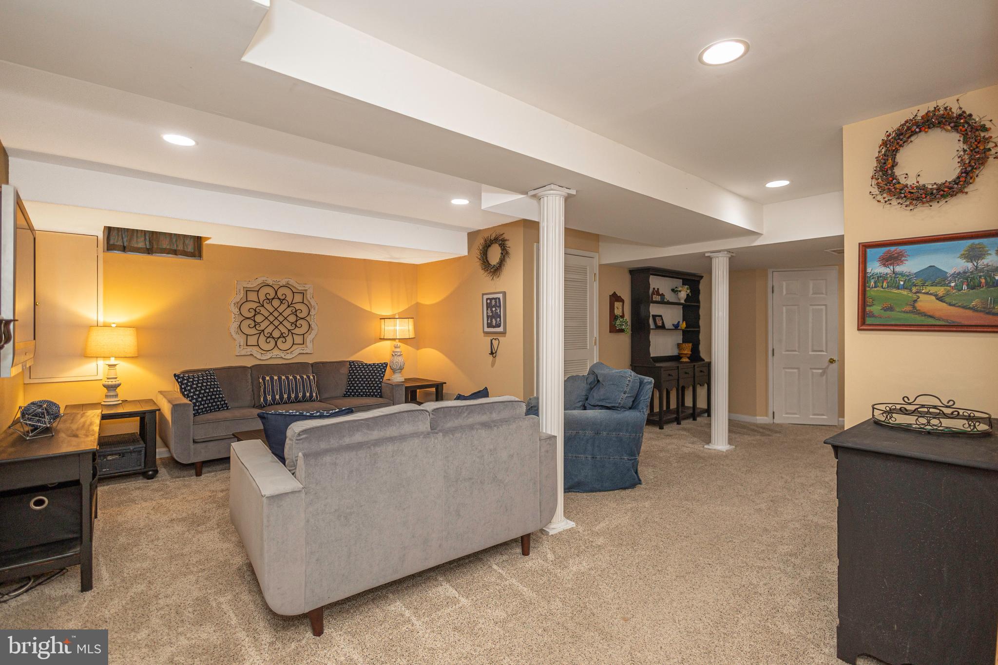 MAPLE GLEN HOLLOW - Residential