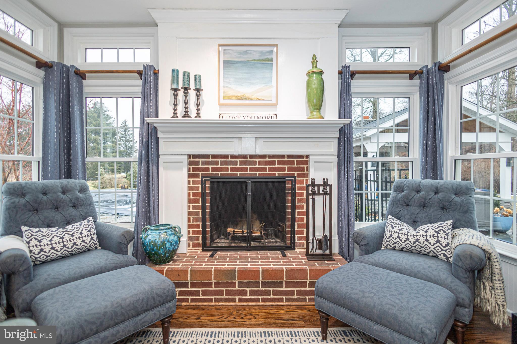 MAPLE GLEN HOLLOW - Residential