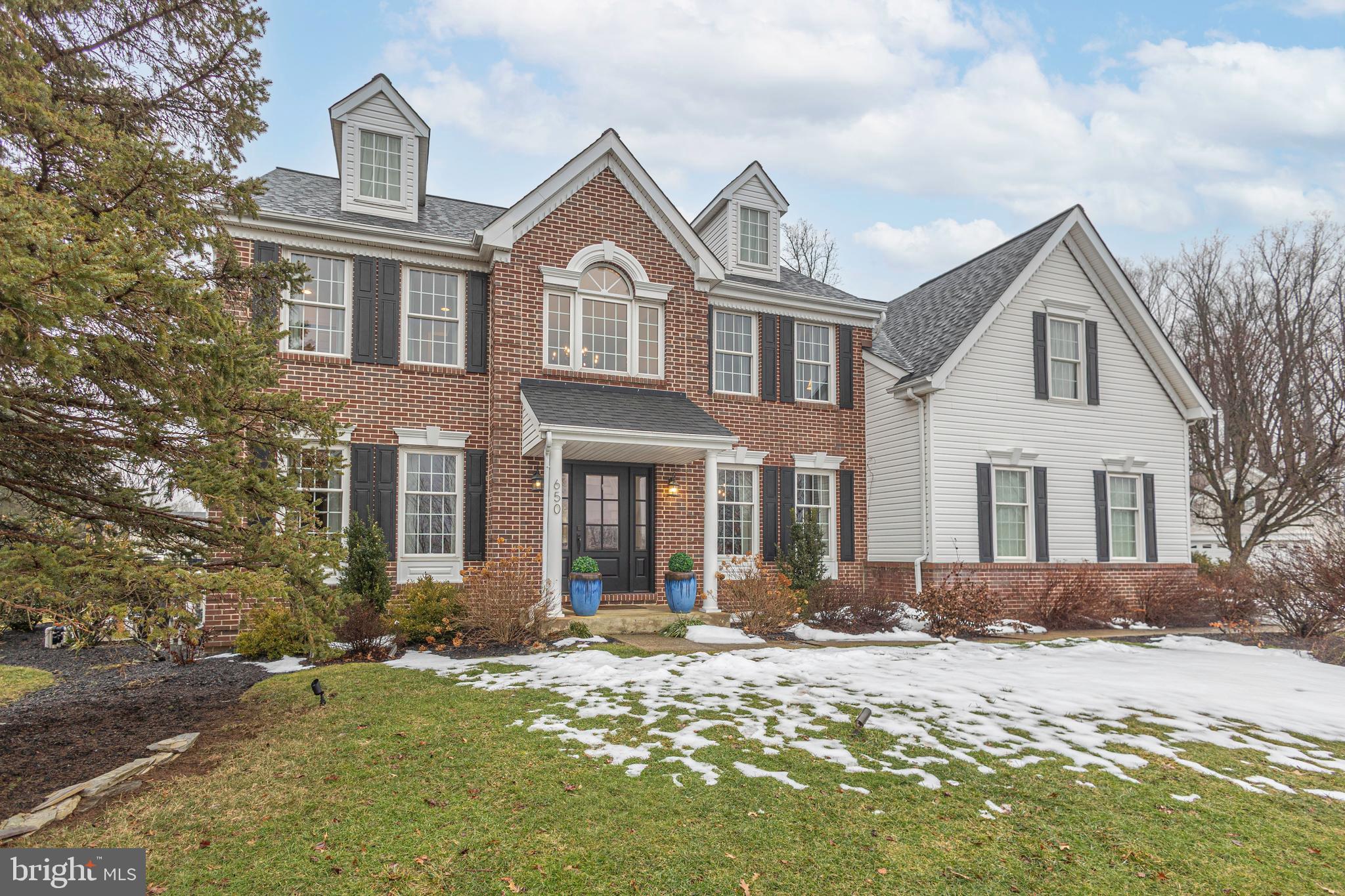 MAPLE GLEN HOLLOW - Residential